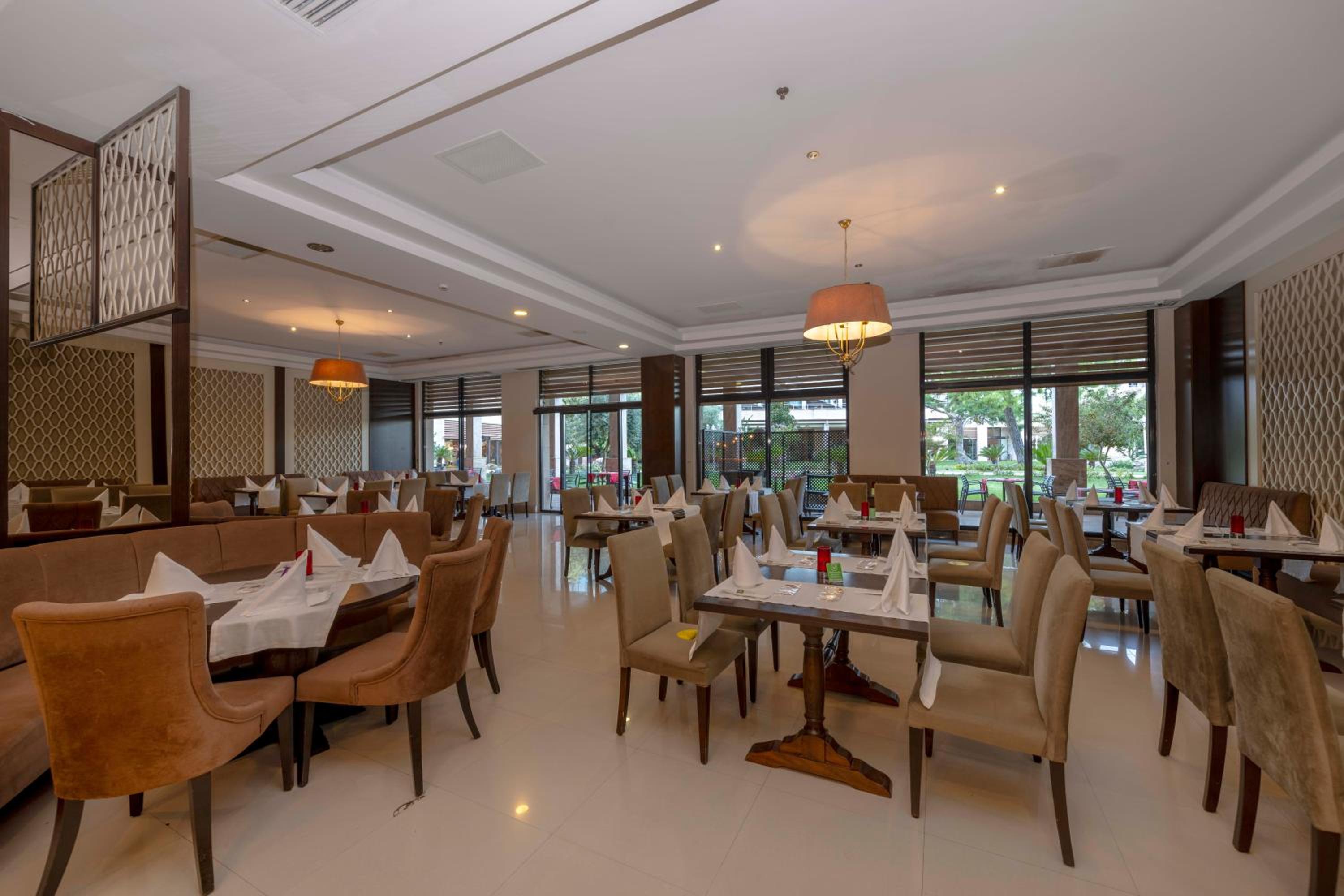 Amara Luxury Resort & Villas - Image 22