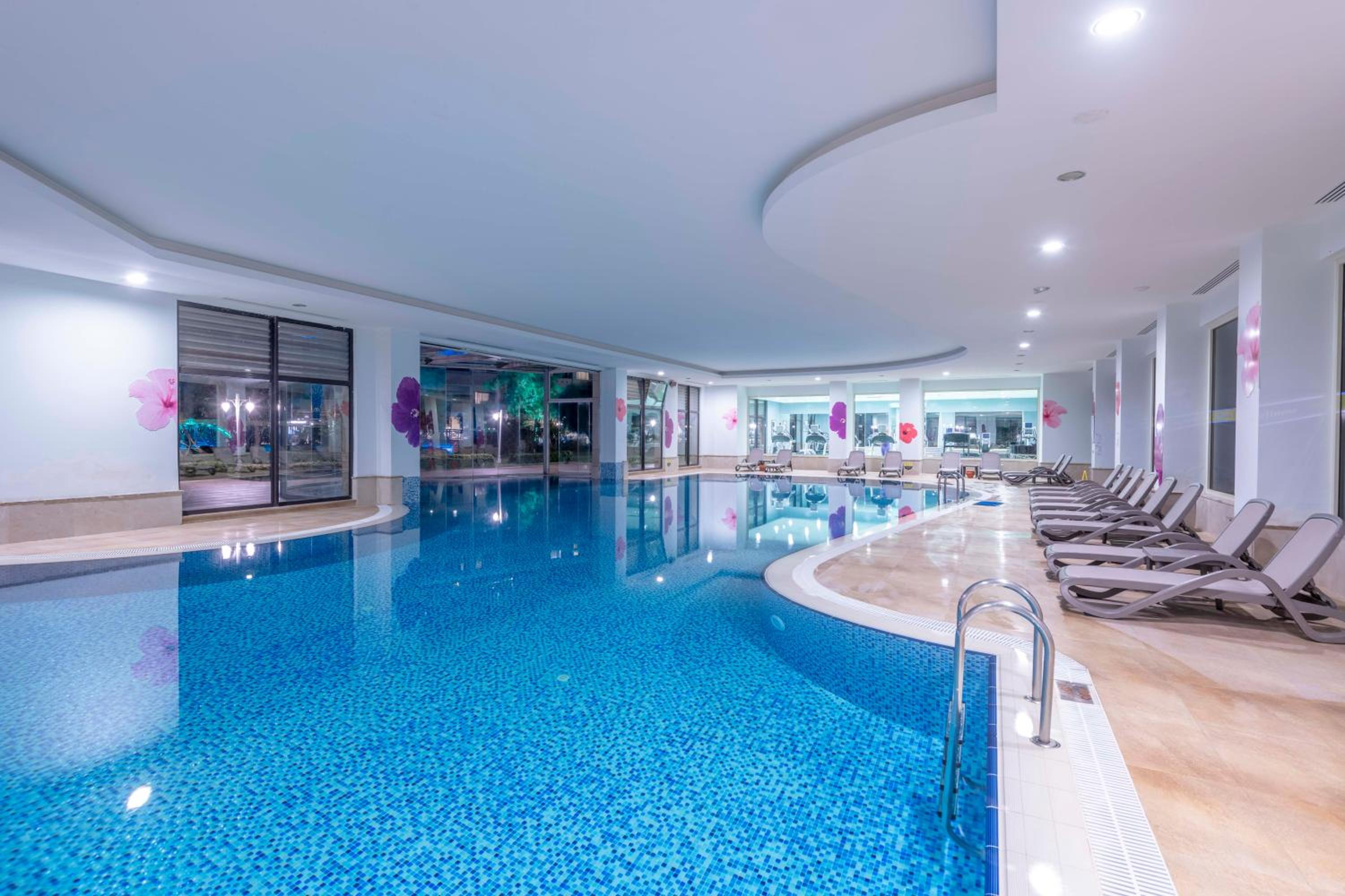Amara Luxury Resort & Villas - Image 40