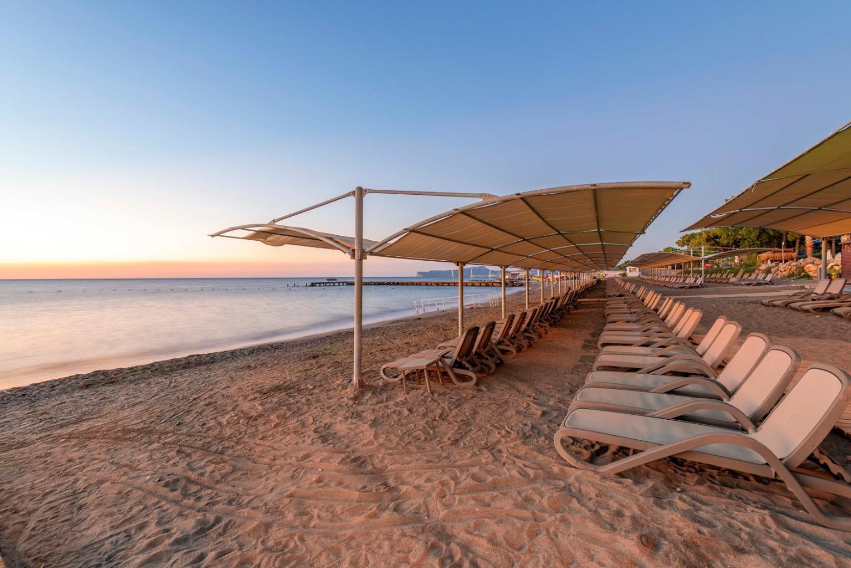 Amara Luxury Resort & Villas - Image 53