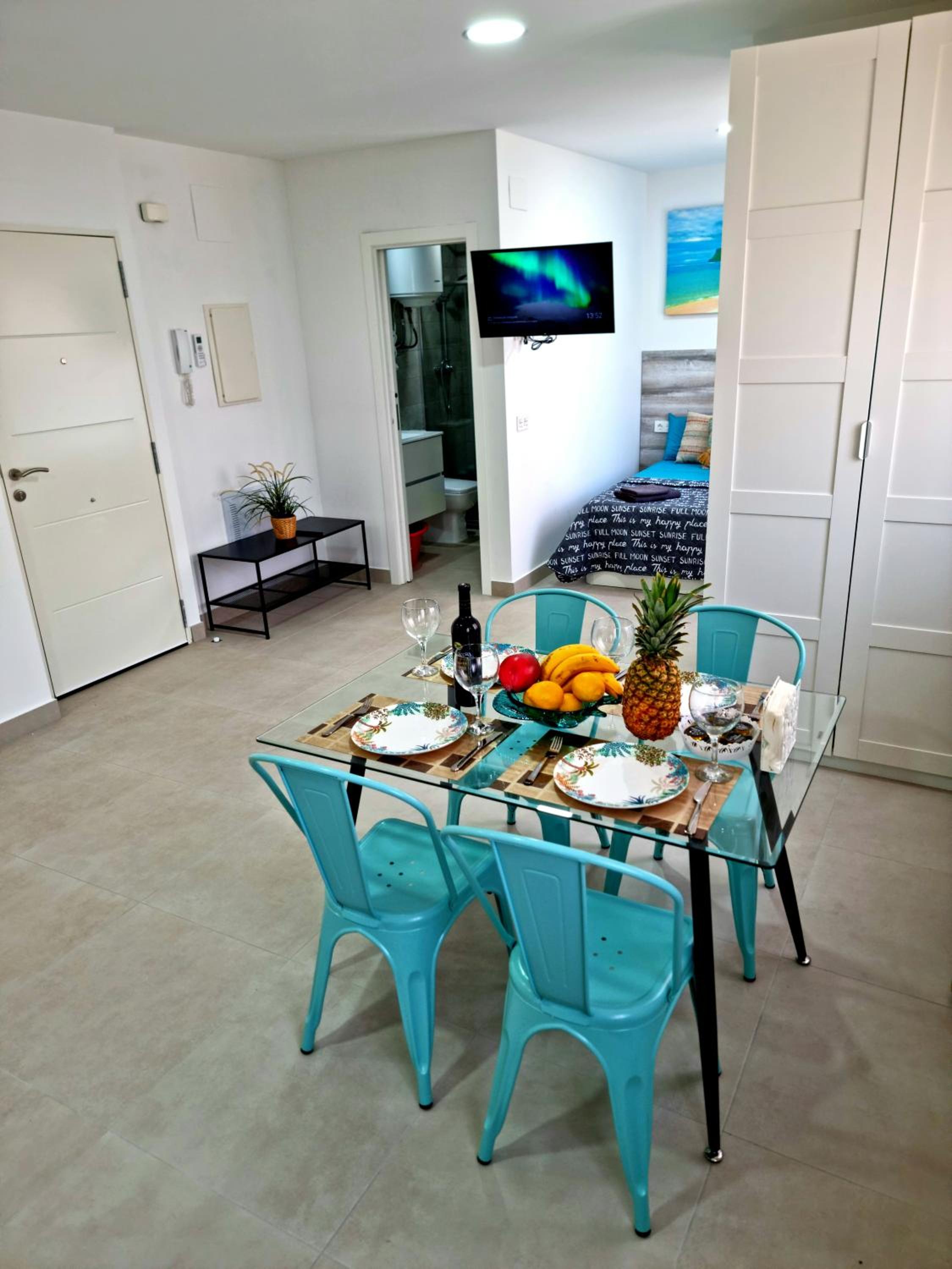 APARTAMENTOS ELEMAR free luggage storage