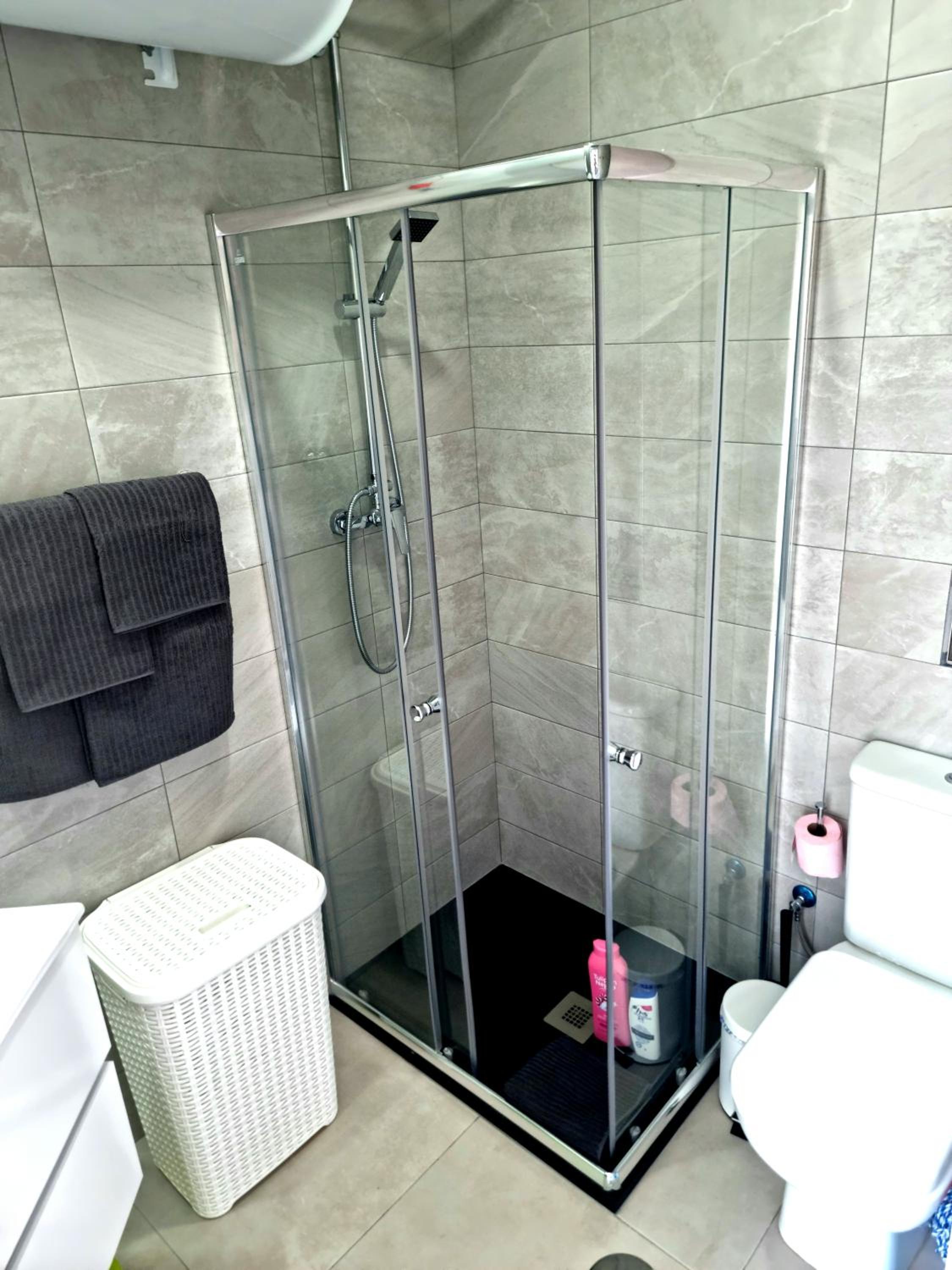 APARTAMENTOS ELEMAR free luggage storage