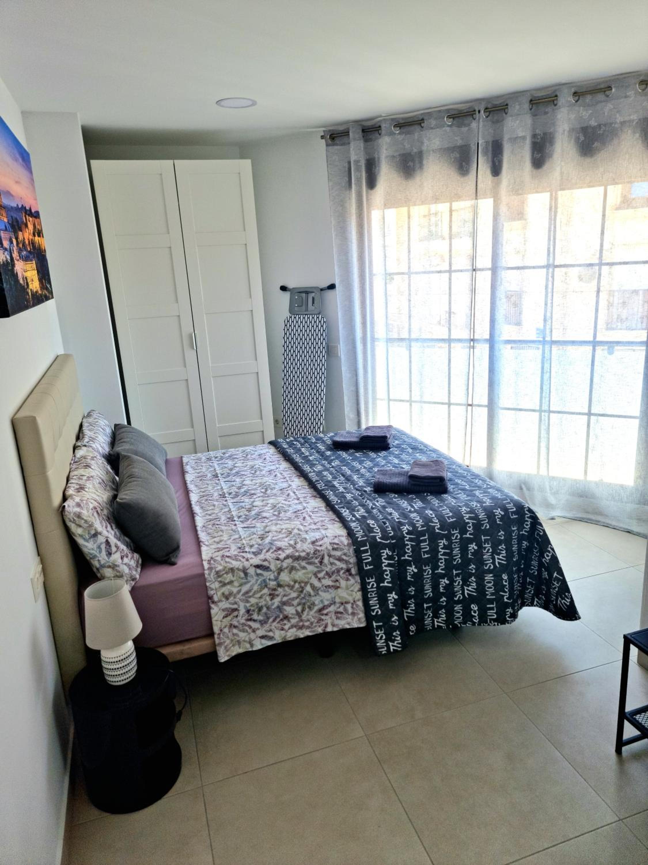 APARTAMENTOS ELEMAR free luggage storage