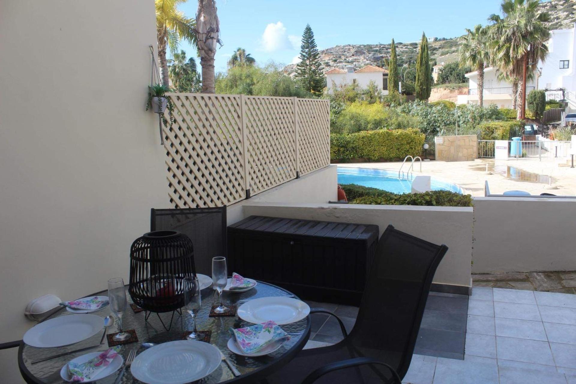2 bedroom townhouse lower peyia paphos Cyprus