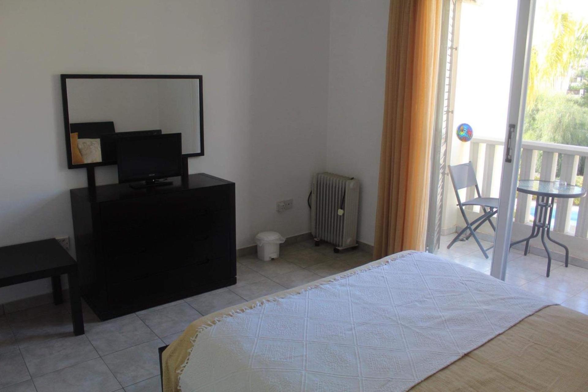 2 bedroom townhouse lower peyia paphos Cyprus