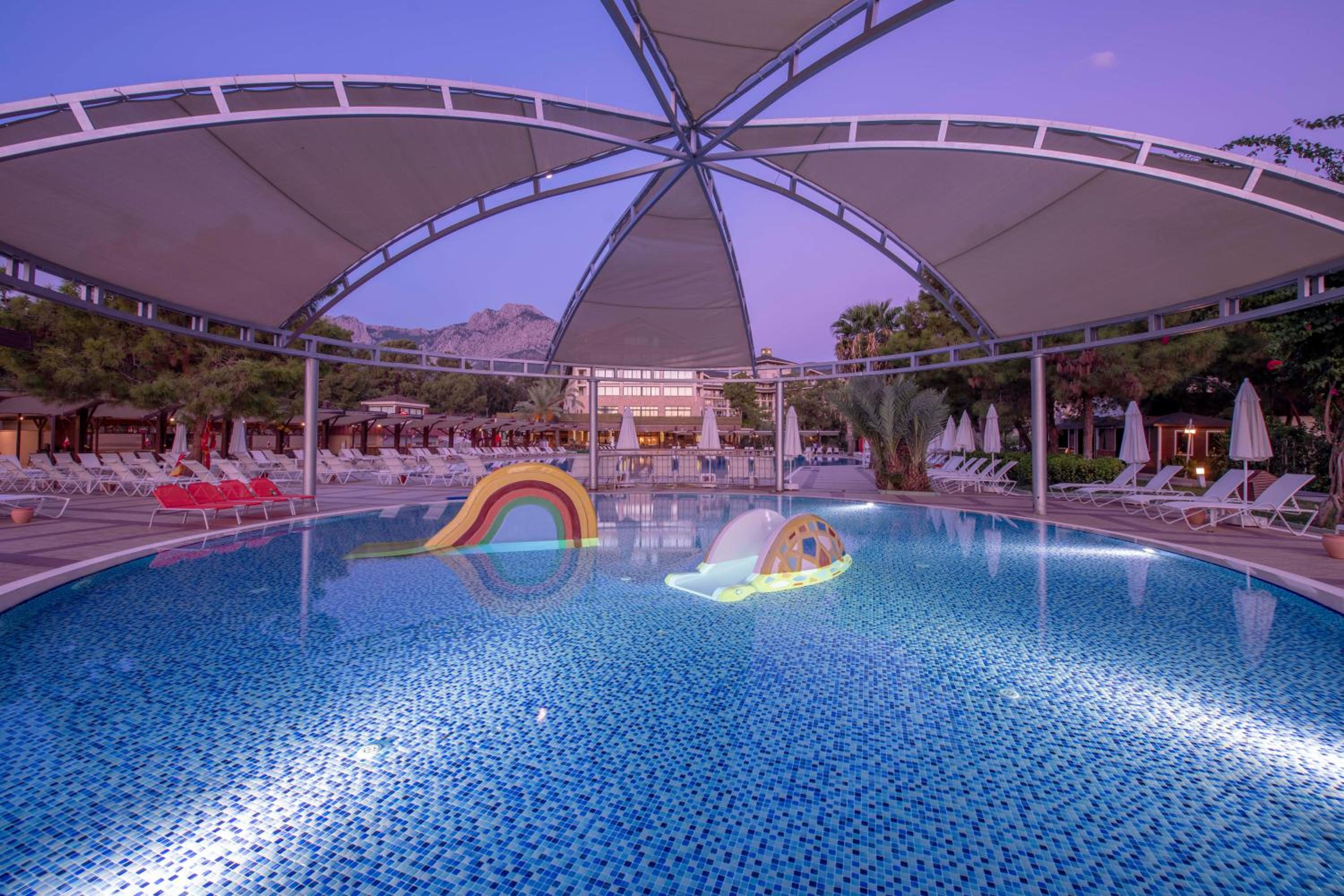 Amara Luxury Resort & Villas - Image 46