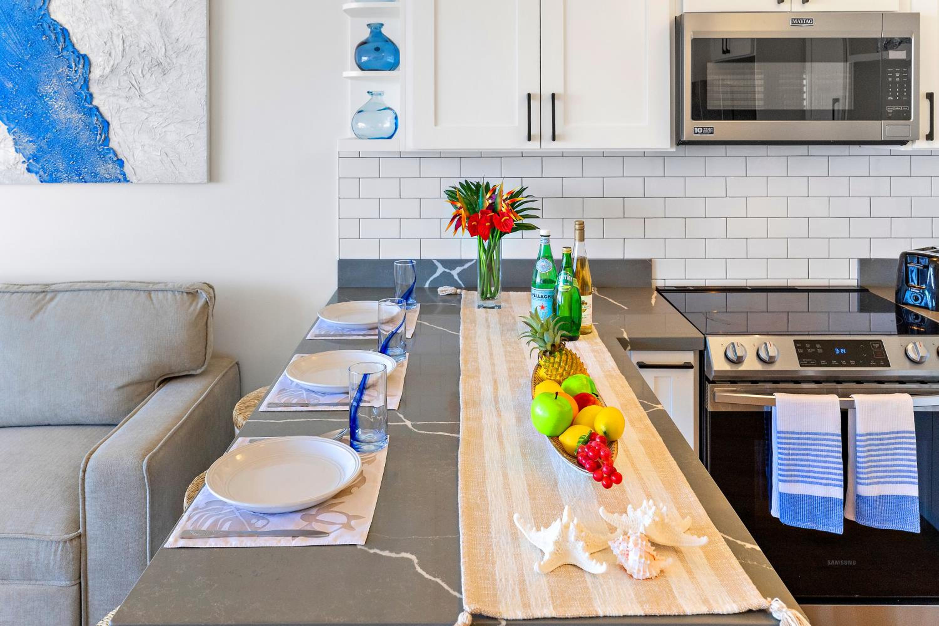 Oceanview condo with lanai & beach access: kitchen photo
