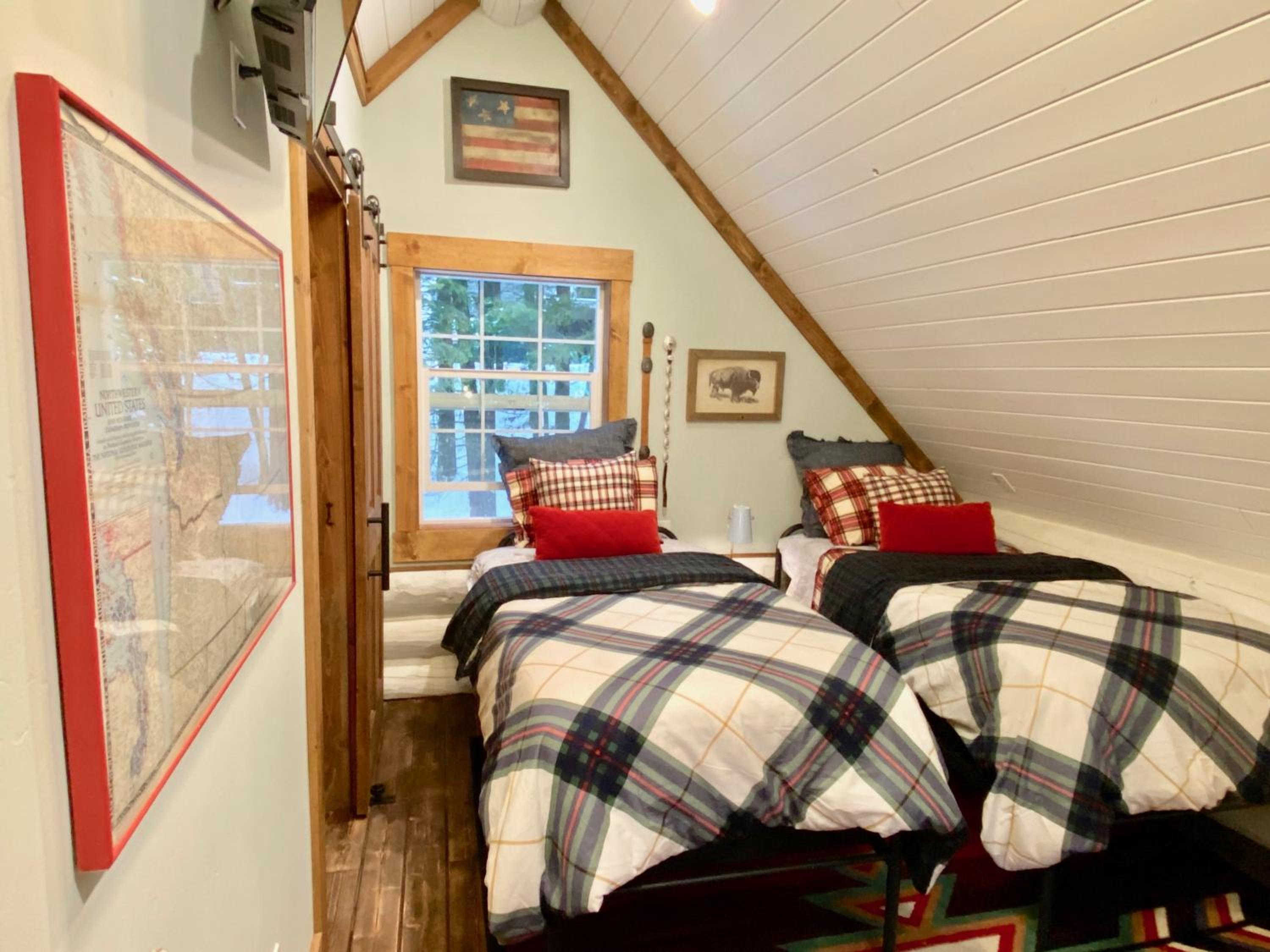 Black Bear Cabin 2 view 4