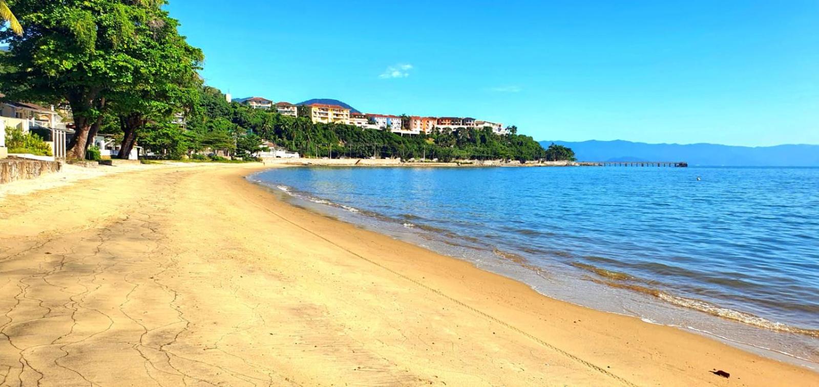 Natureza a 100m da Praia, 4 suítes, amplo jardim
