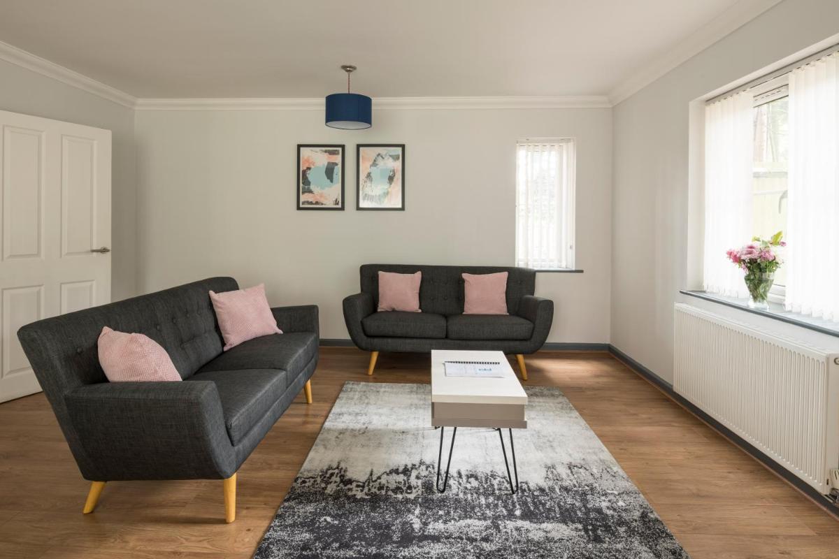 Bassett Green Road, Southampton by Viridian Apartments view 3