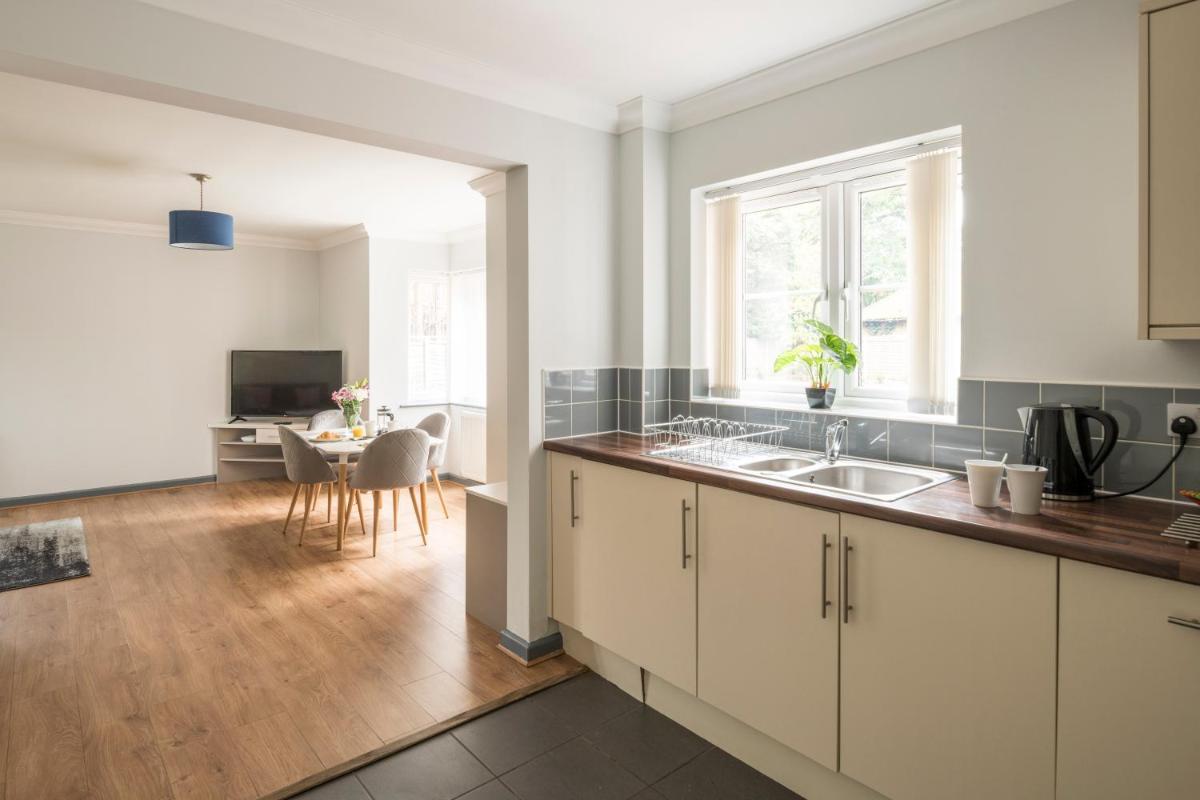 Bassett Green Road, Southampton by Viridian Apartments view 2