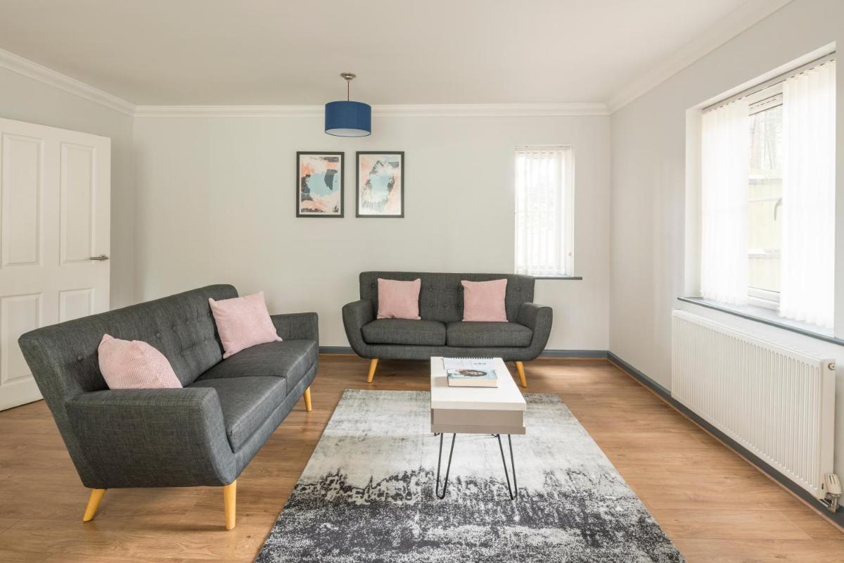 Bassett Green Road, Southampton by Viridian Apartments view 5