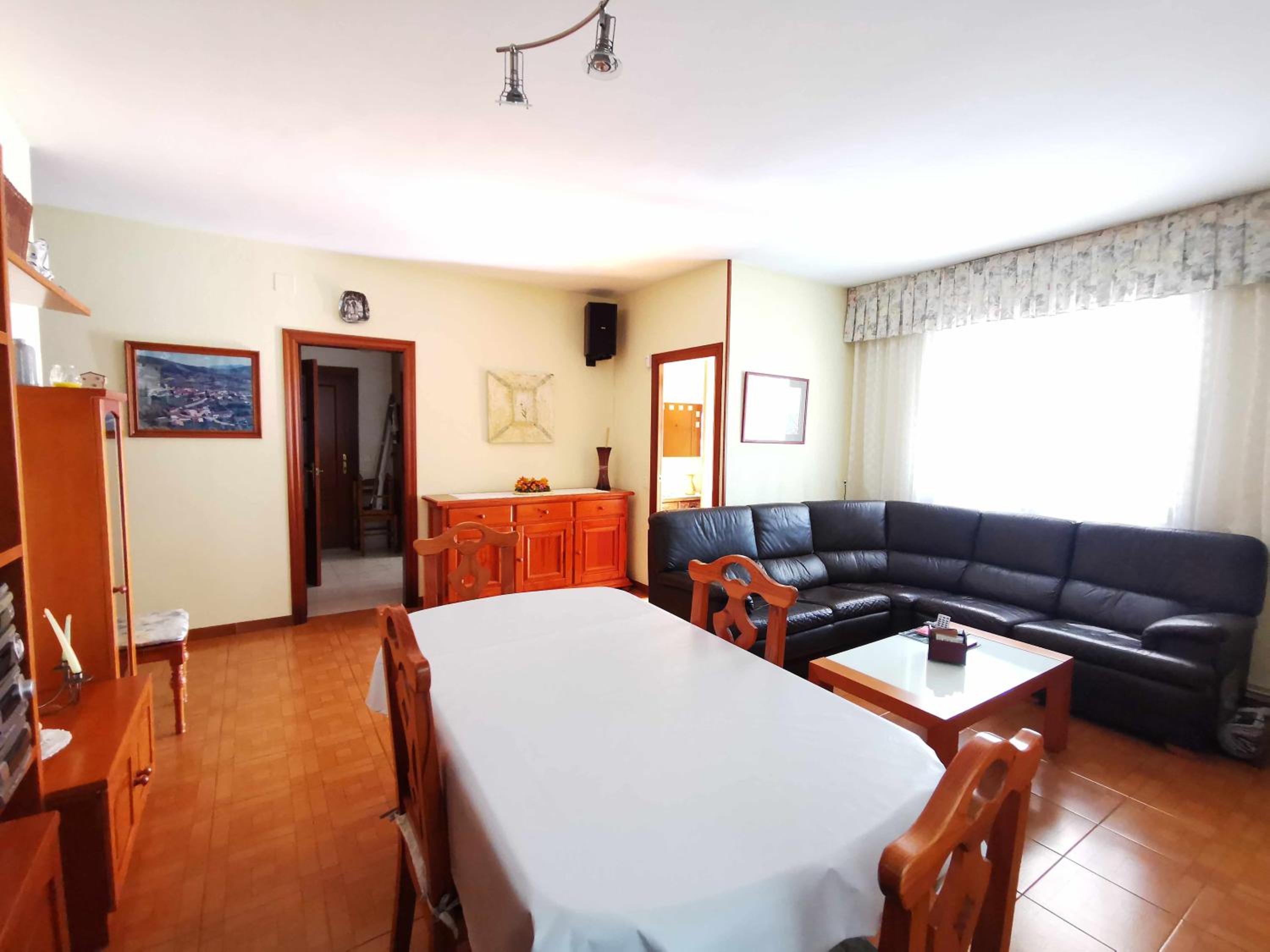 Villa de una planta con piscina ideal familias