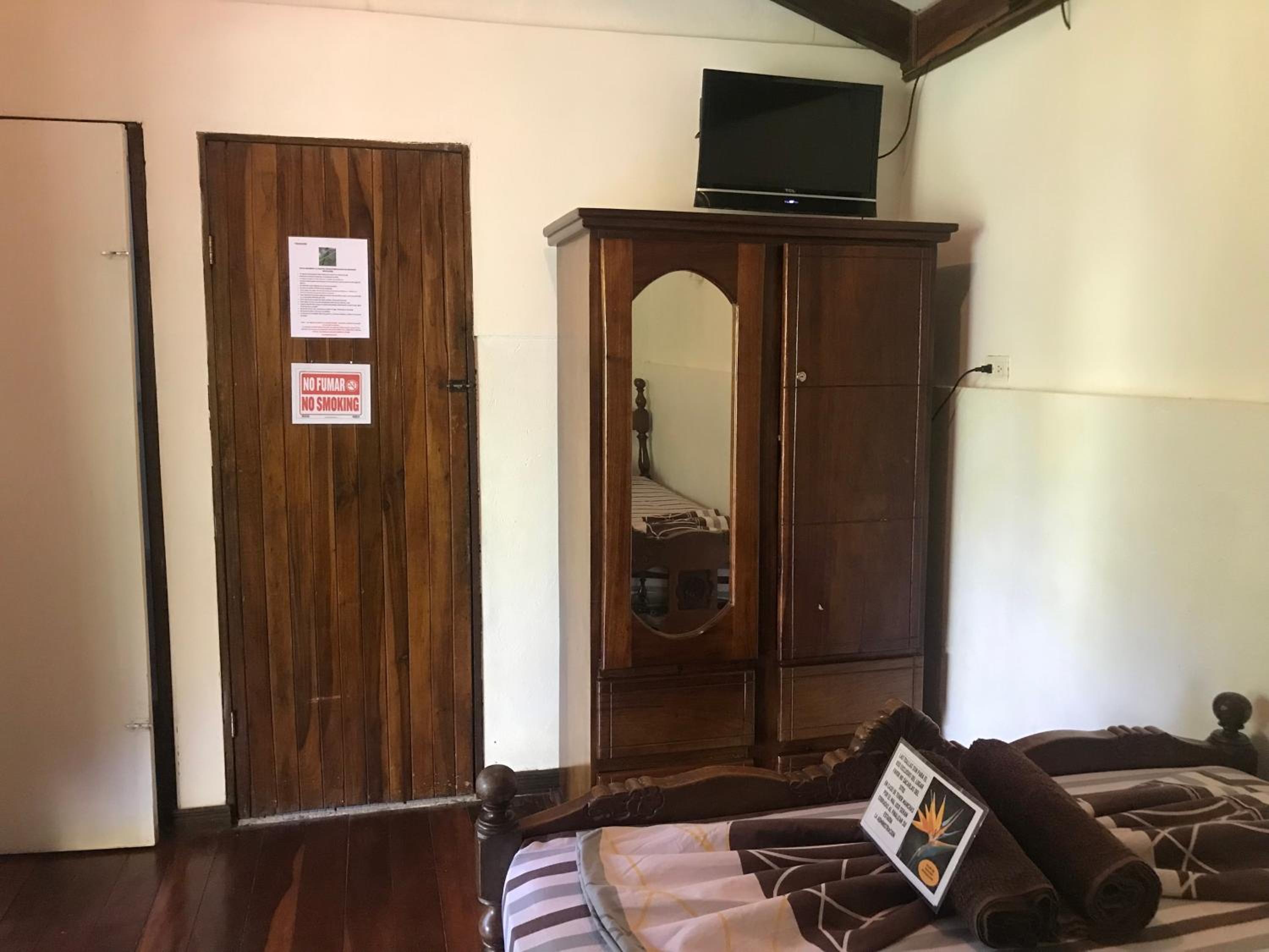 FLOR DE PARAISO BUNGALOWS