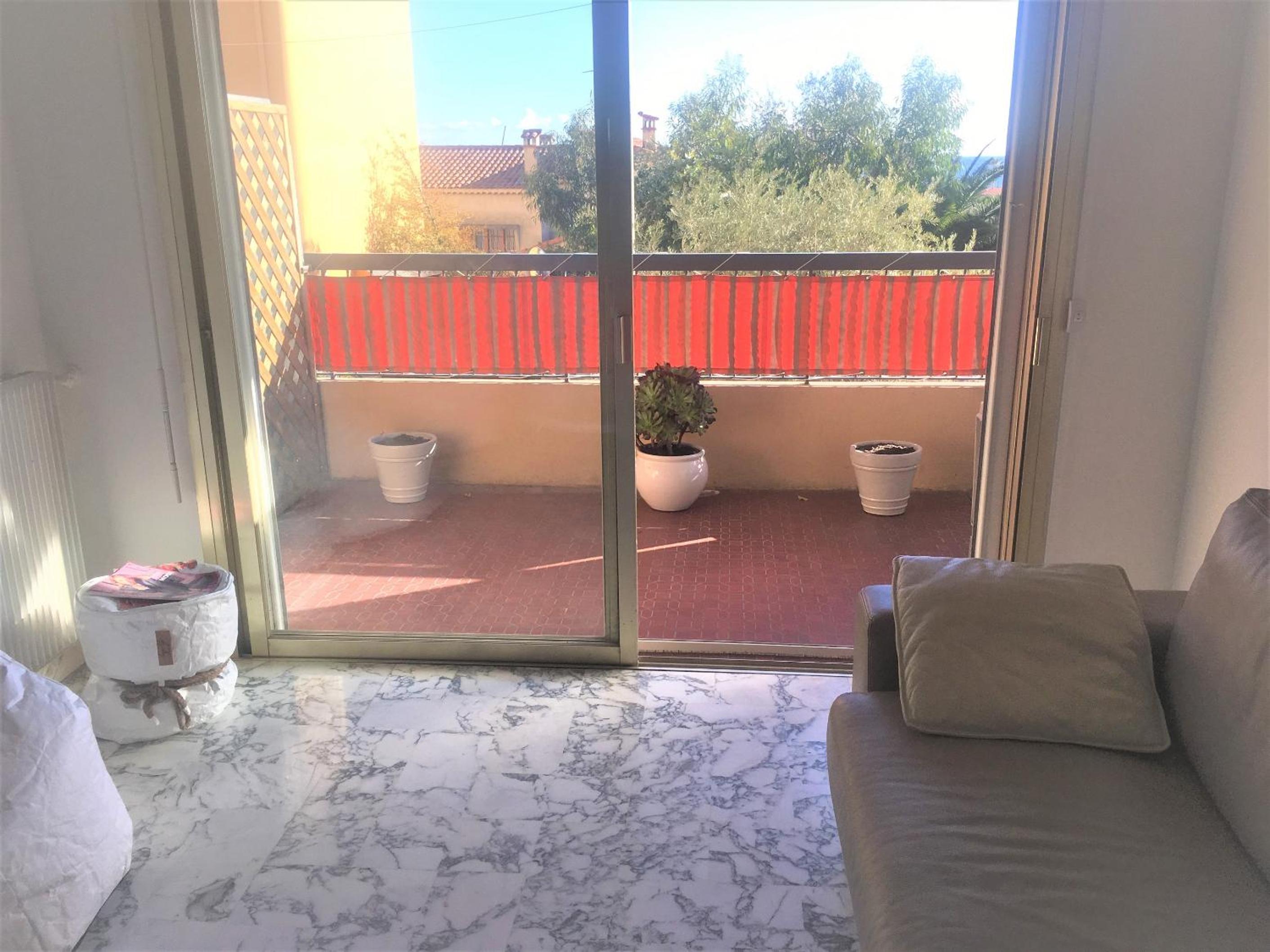 Appartement de 1 à 6 personnes Beaulieu sur mer, climatisé, proche Nice et Monaco tout confort 2 chambres