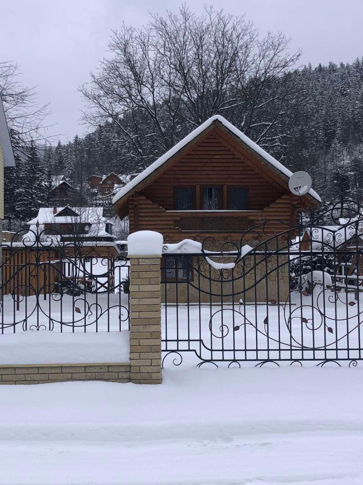 Yablunevyi Tsvit