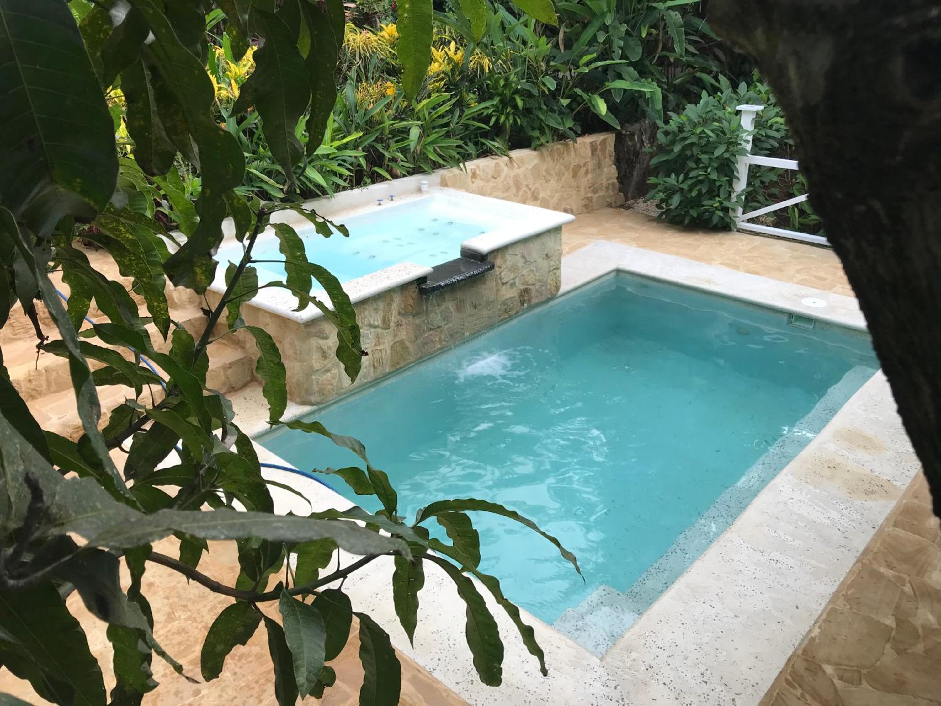 FLOR DE PARAISO BUNGALOWS