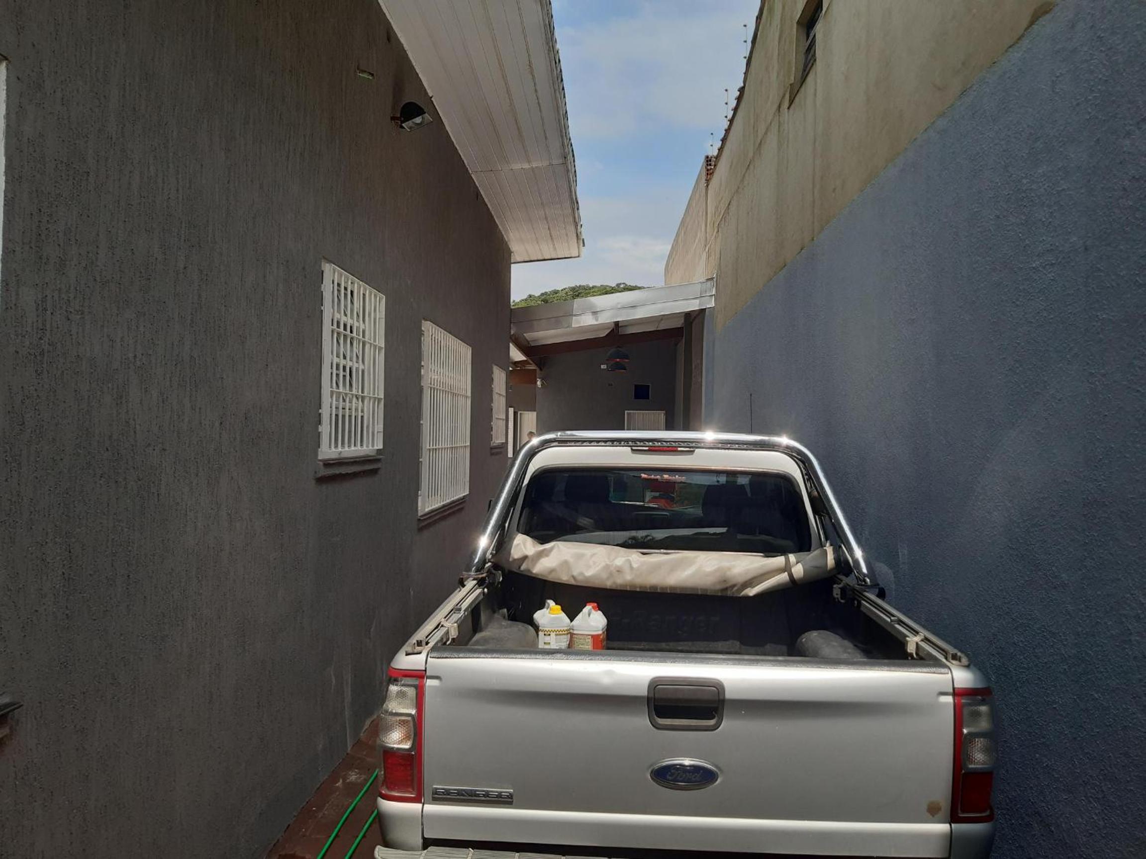Casa com piscina, confortável e ótima localização