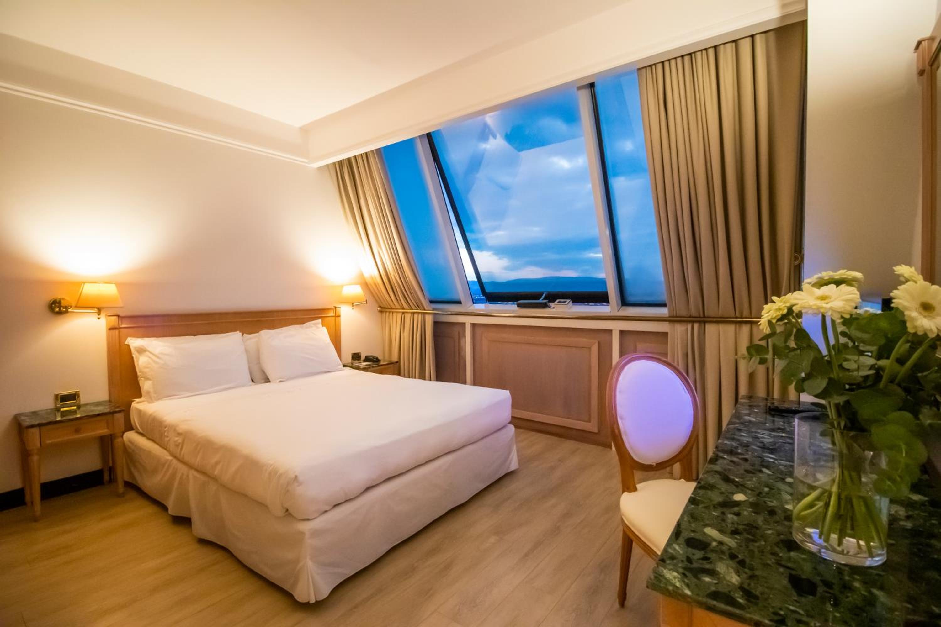 Vicenza Vacations - SHG Hotel De La Ville - Property Image 1