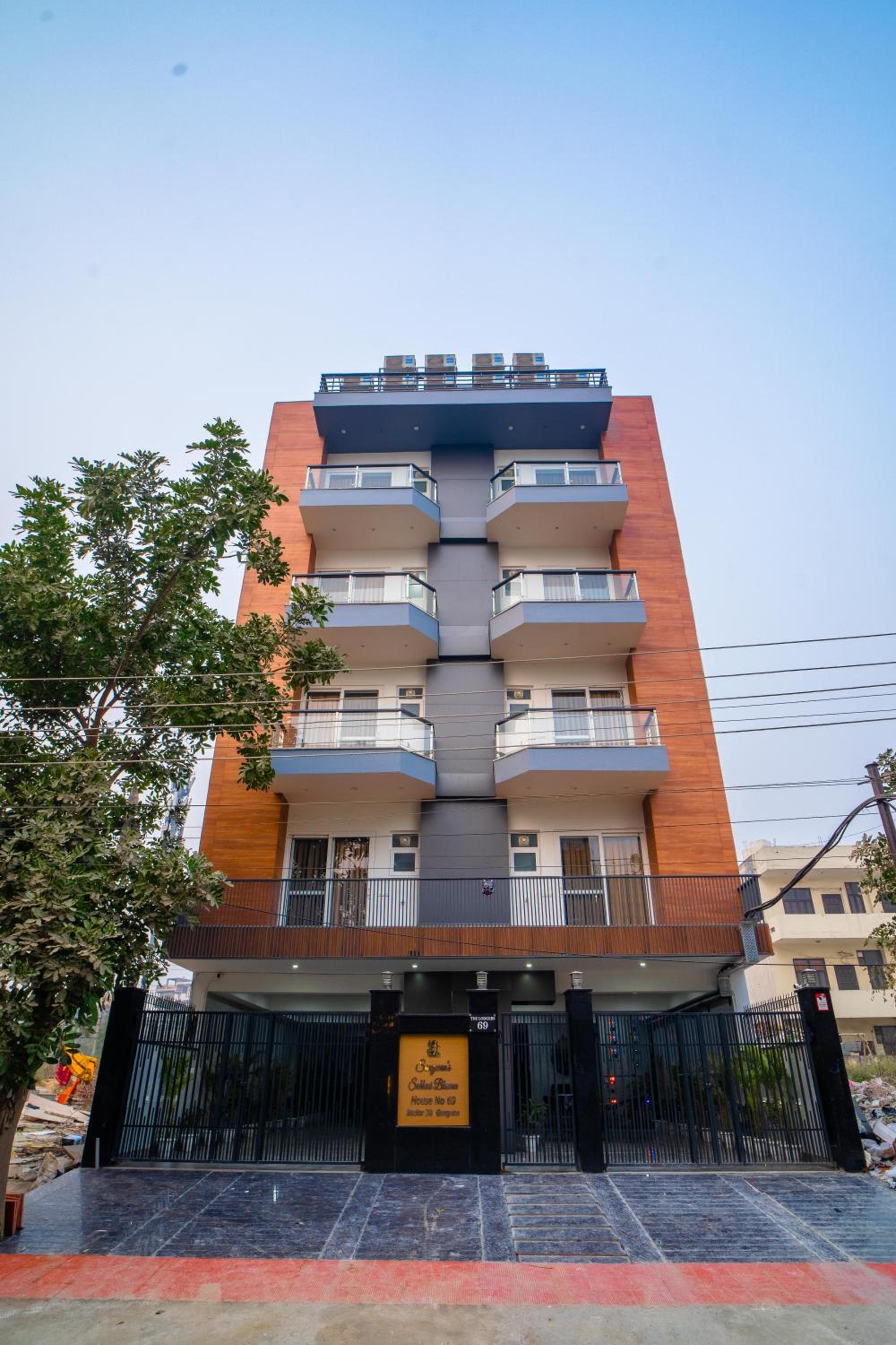 The Lodgers 1 BHK Serviced Apartment Golf Course Road Gurgaon view 3