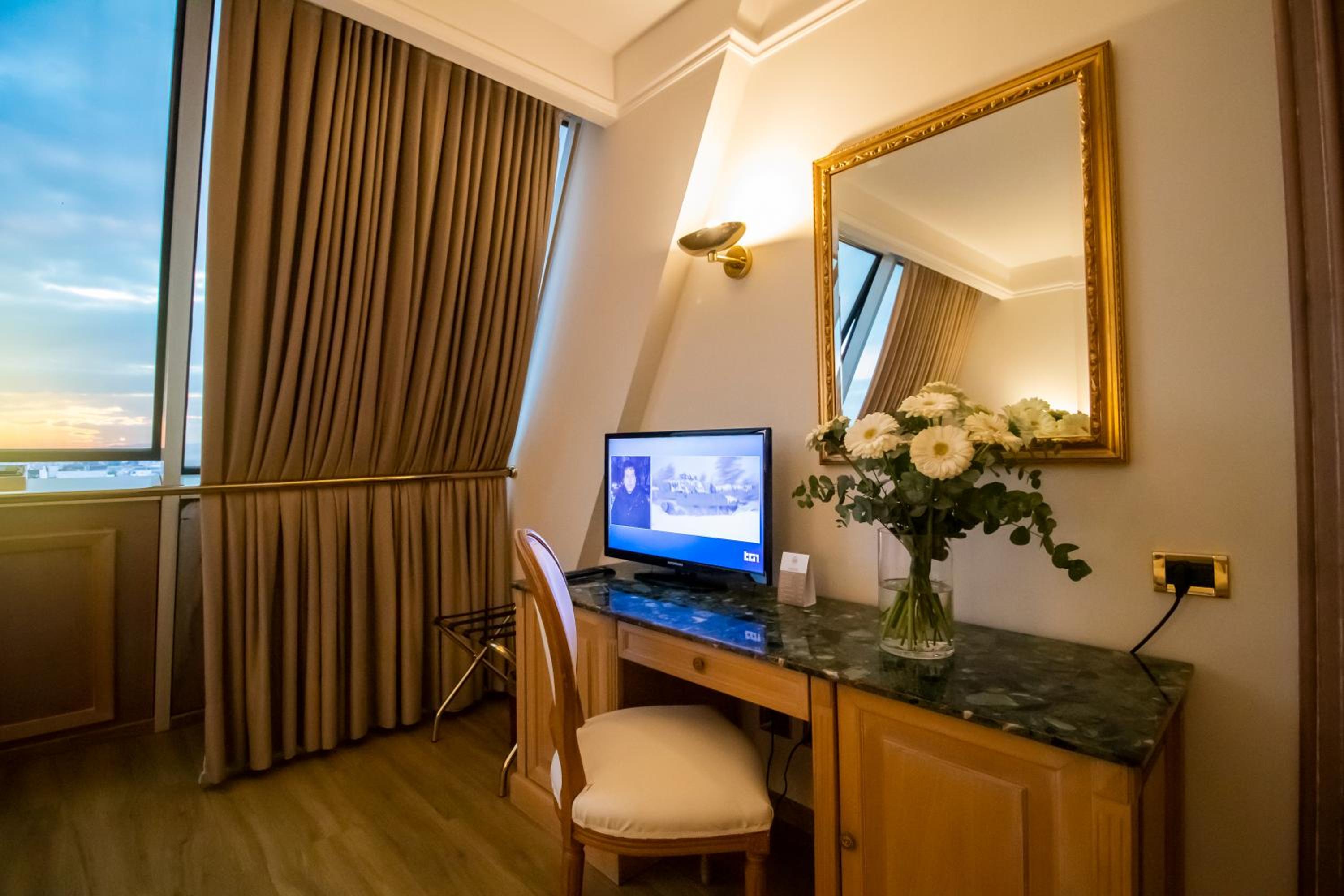 Vicenza Vacations - SHG Hotel De La Ville - Property Image 3