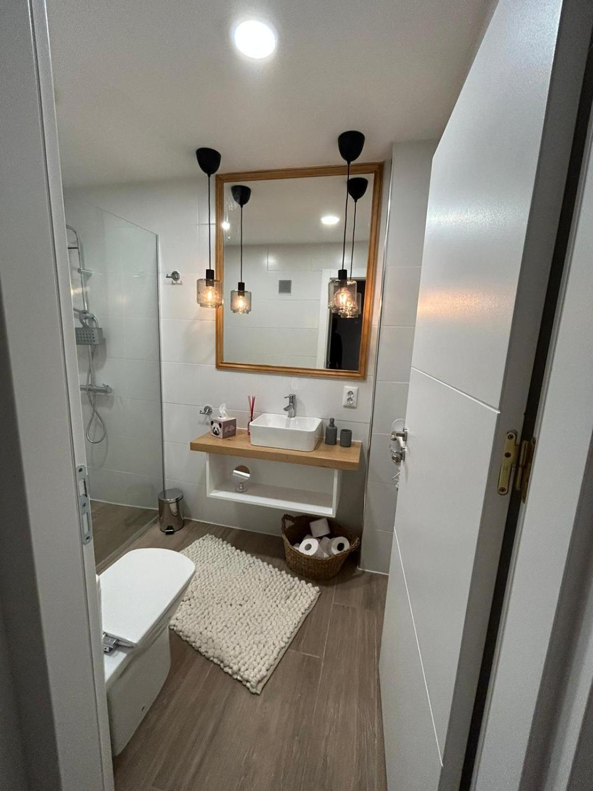 Apartamento Antonio with sea view,Torrevieja,50 m from Playa Acequion plus swimming pool view 3