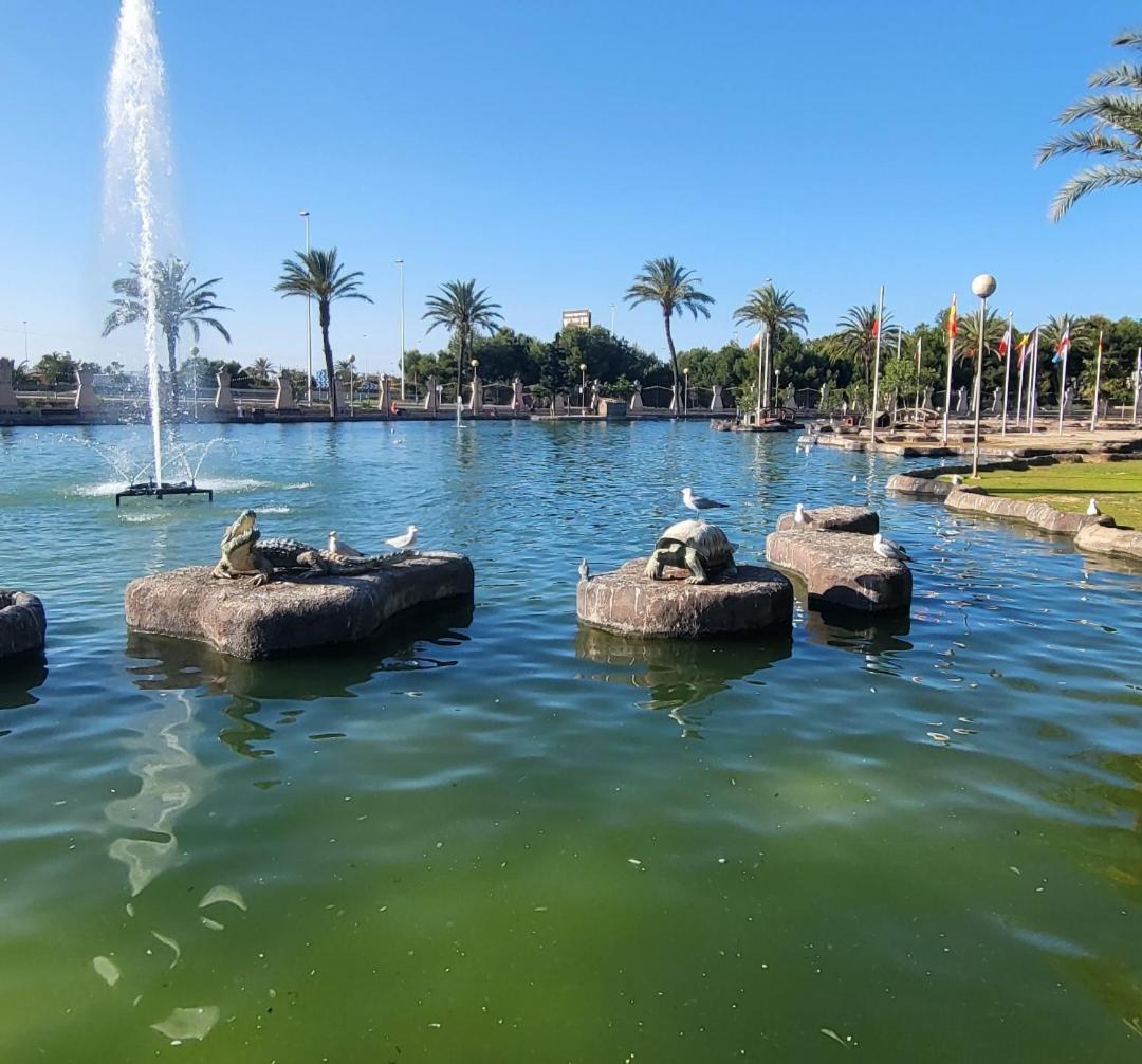 Apartamento Antonio with sea view,Torrevieja,50 m from Playa Acequion plus swimming pool view 4