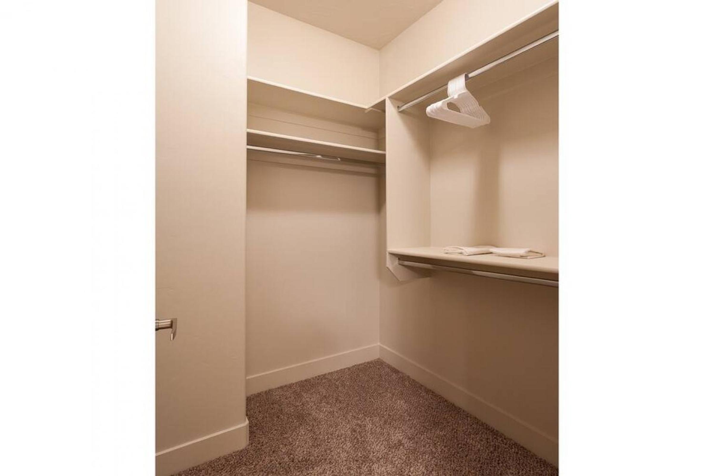 Desert Lily I Spacious End Unit I Clubhouse I Golfing I Kid Friendly view 4