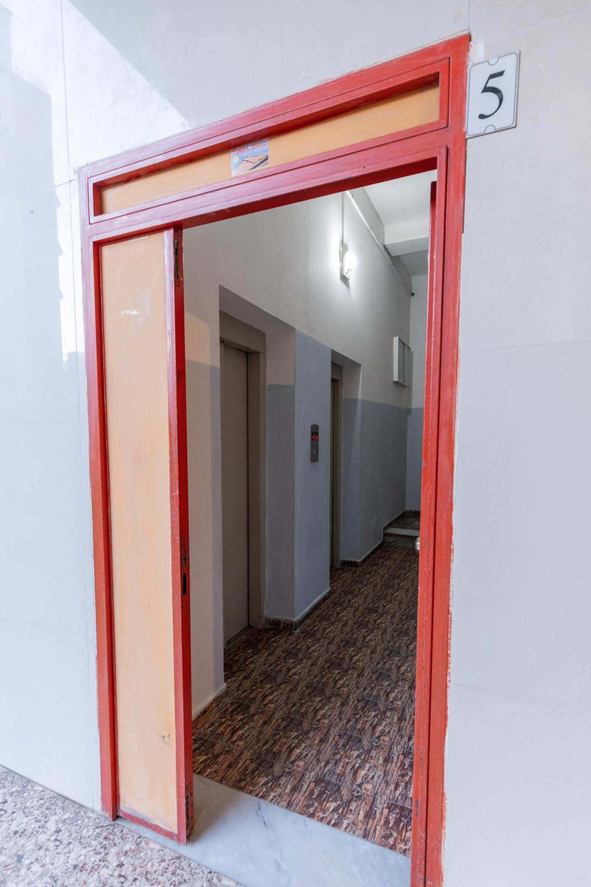 Exclusive 2 Bedrooms Apartment