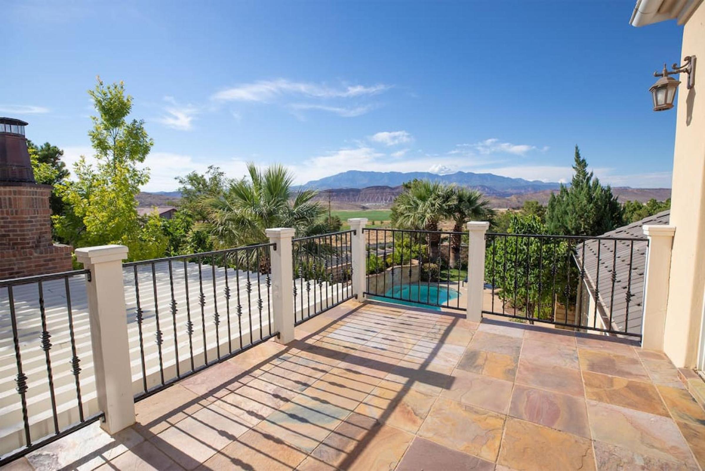 Mirabella Villa Private Pool and Outdoor Kitchen view 4