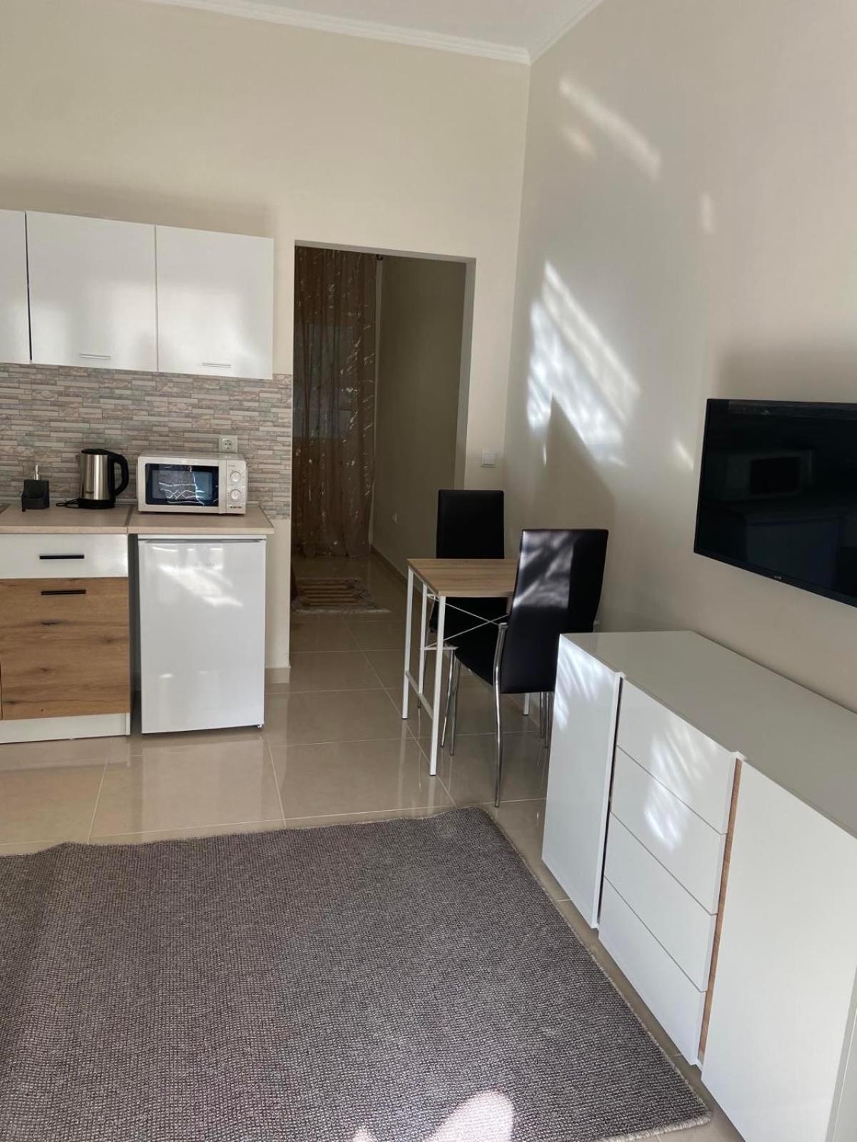 Ifos Apartments