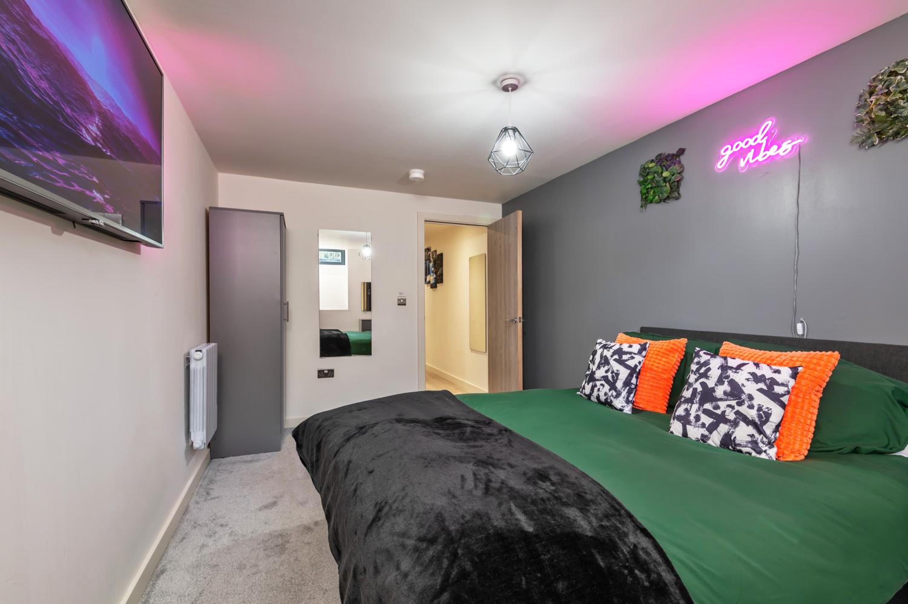 Spacious 1 Bedroom Apartment By Green Haven Escapes Short Lets & Serviced Accommodation Bradford With 4K Cinema Experience view 2
