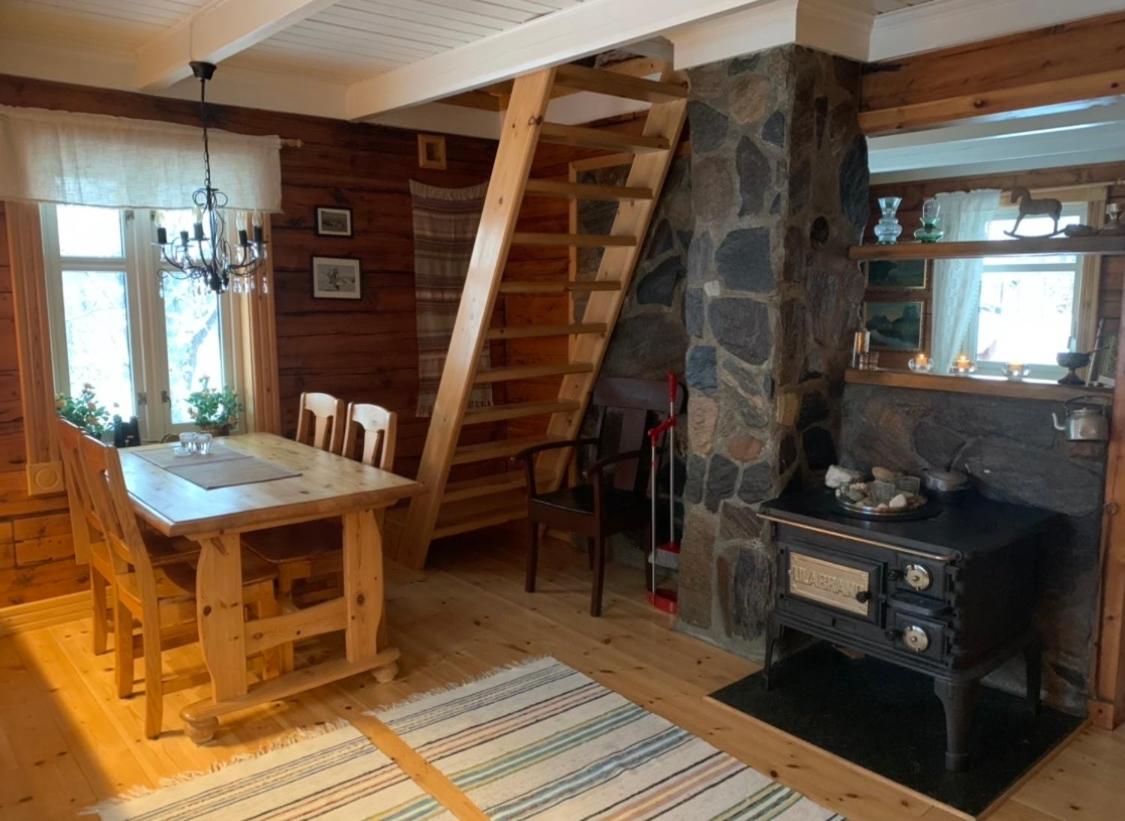 100 Years Old Norwegian Log House in Tromsø view 3