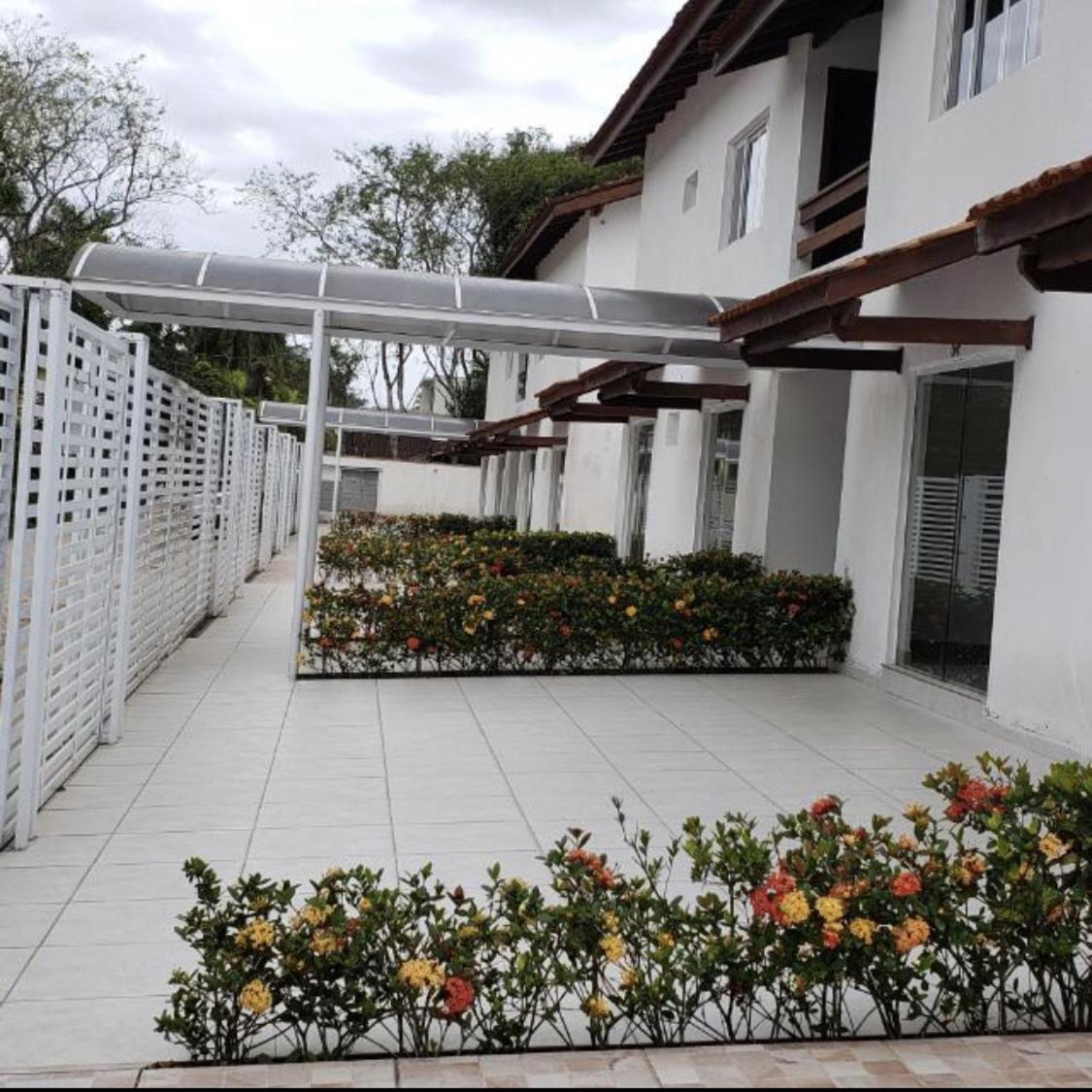 Linda casa em Juquehy a 150 metros da praia!! Casa em condomínio!