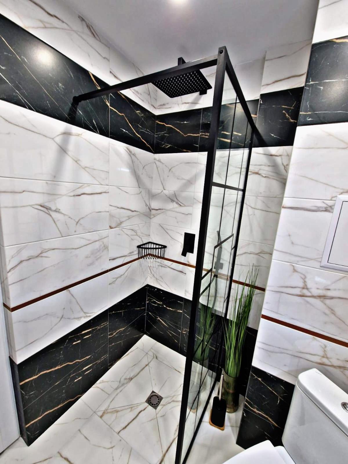 1 bedroom luxury apartment Milena -free parking