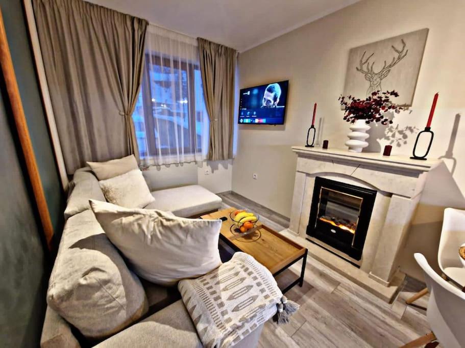 1 bedroom luxury apartment Milena -free parking