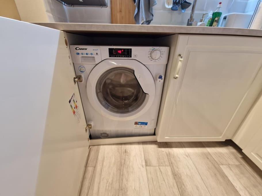 1 bedroom luxury apartment Milena -free parking