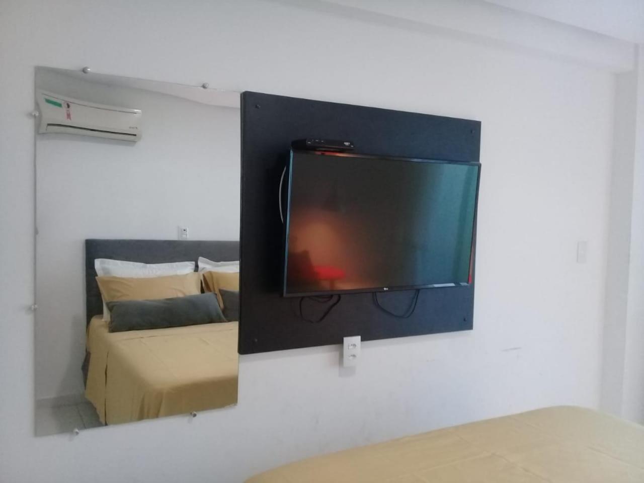 Flat com varanda beira-mar, apt 102