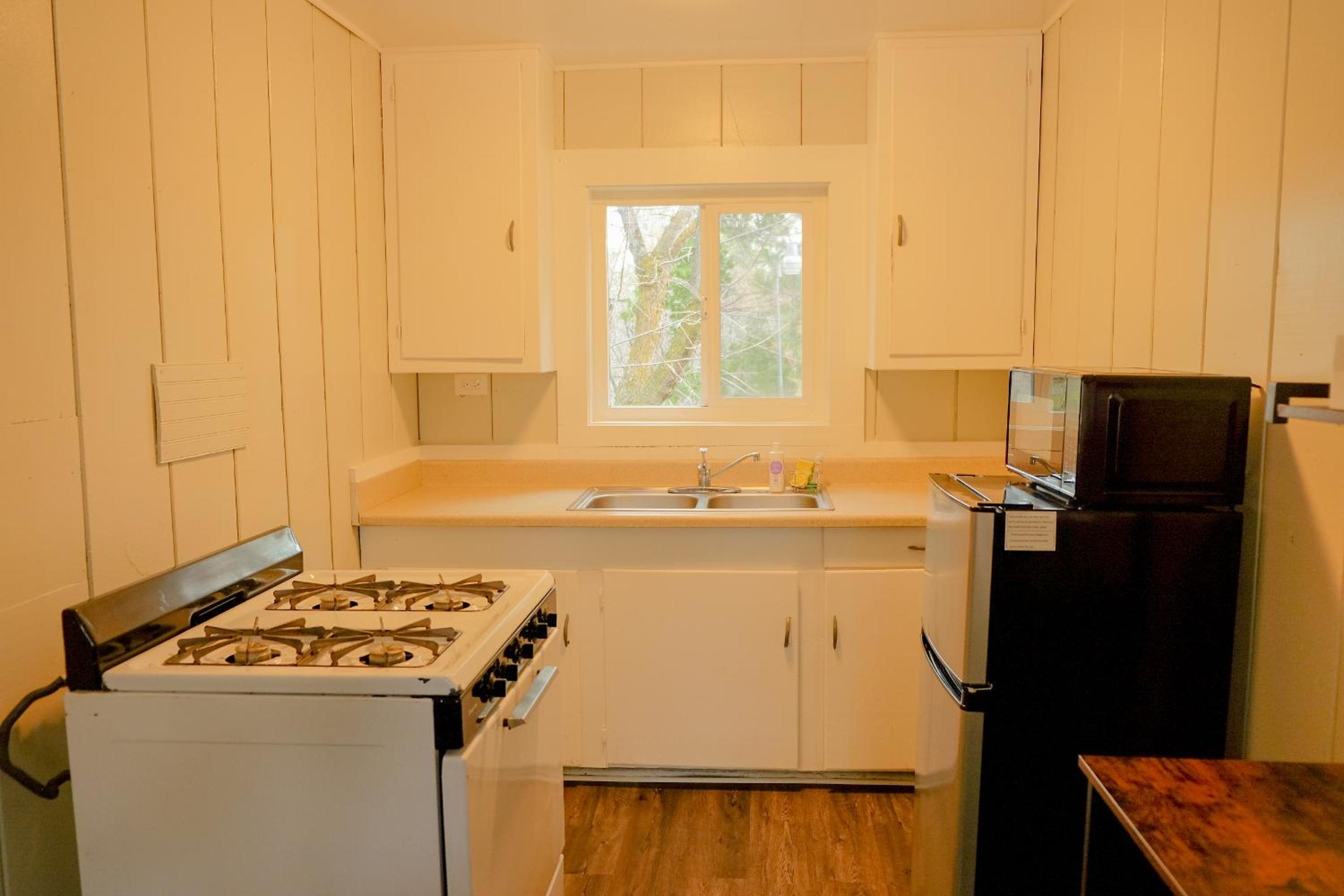 Sherwood Arms Motel - Property Image 100