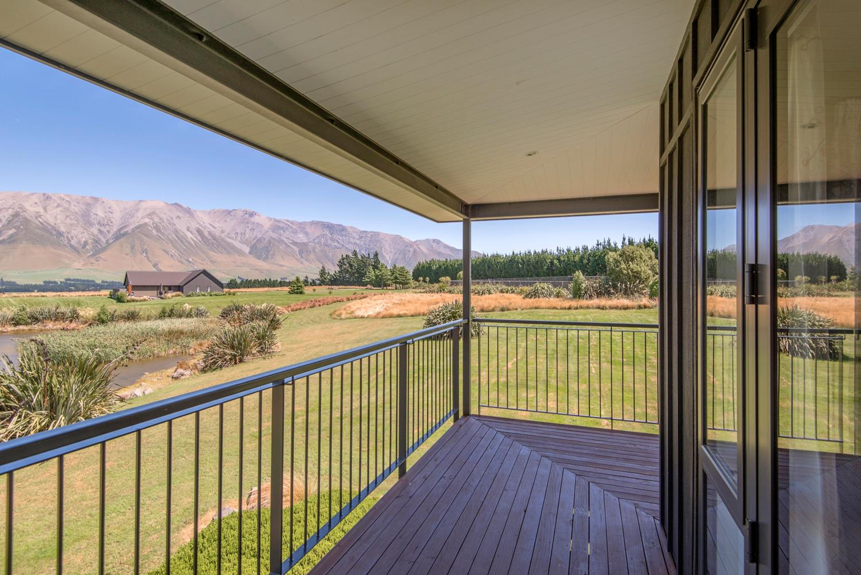 Yuki's Chalet - Terrace Downs view 4