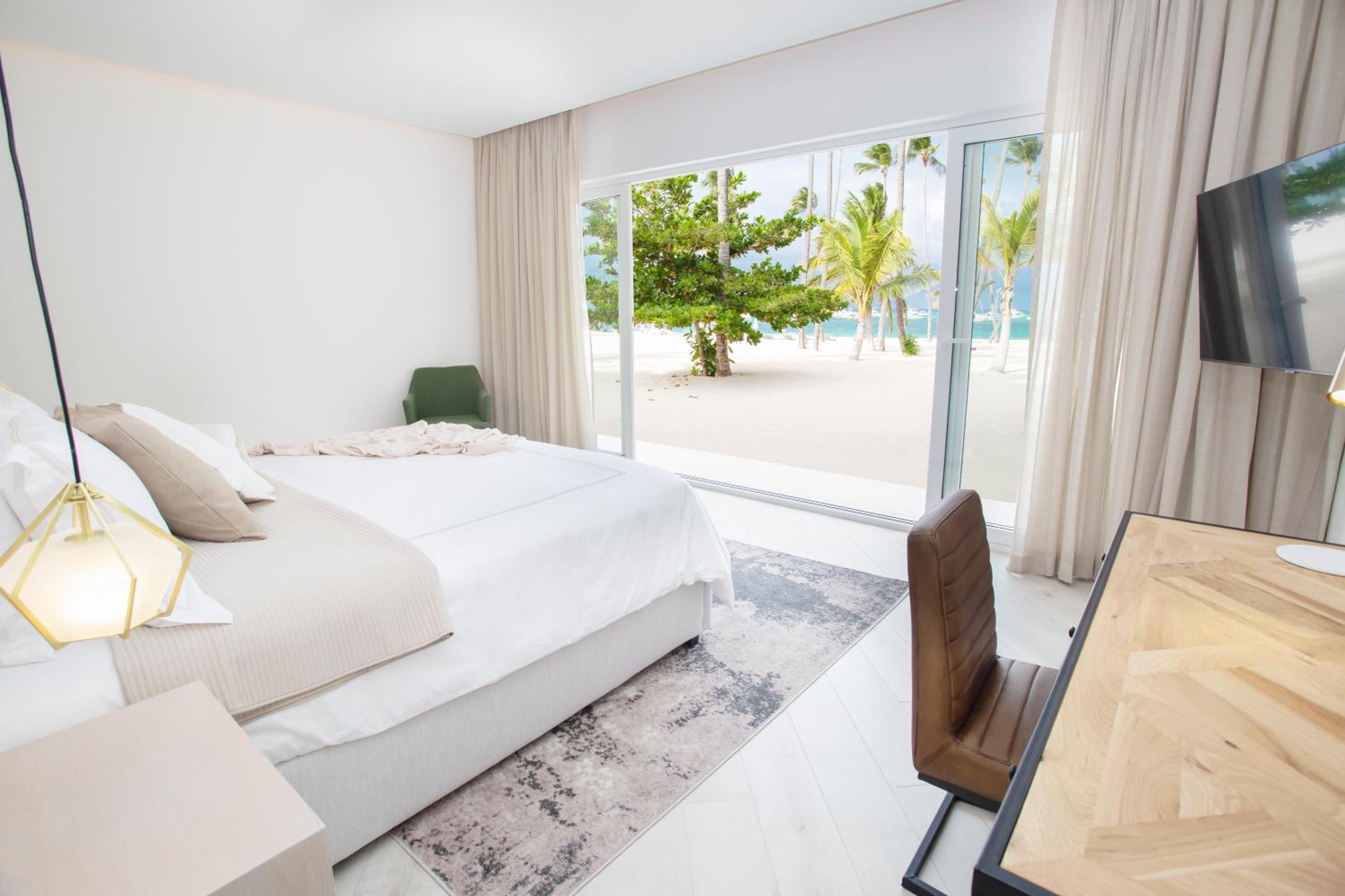 Luxury 3BR beachfront Condo in Punta Cana view 5