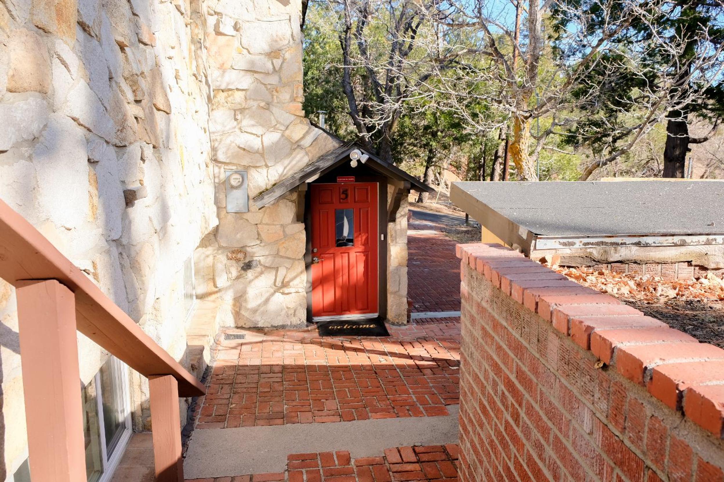 Sherwood Arms Motel - Property Image 107