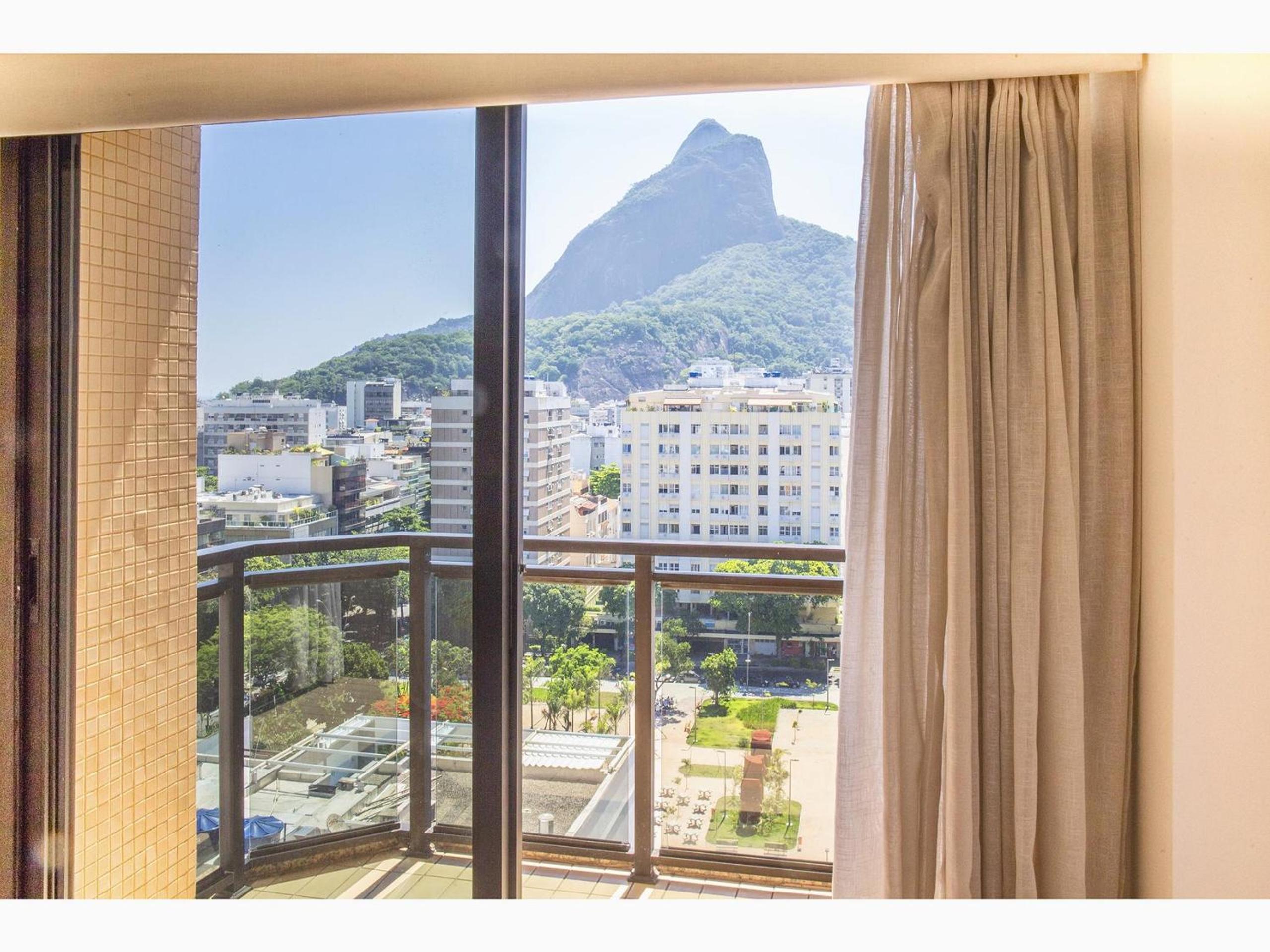 Top Apart Leblon - Flat com varanda, e terraço panorâmico