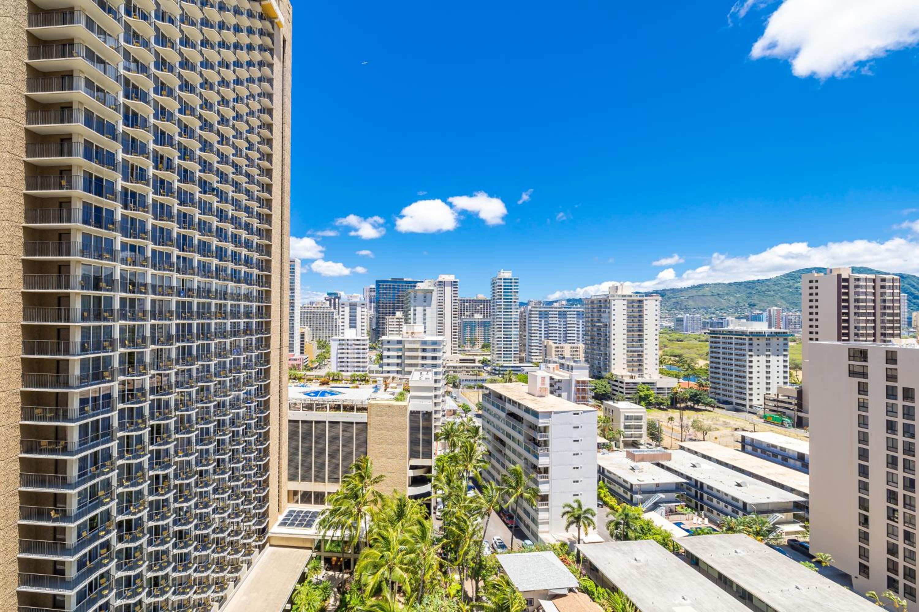18Fl Renovated with Ocean Views, Pool & Parking view 2