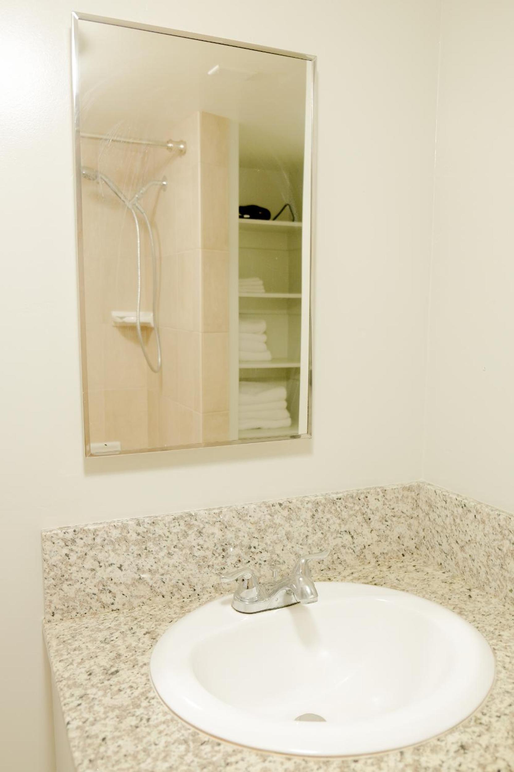 Sherwood Arms Motel - Property Image 108