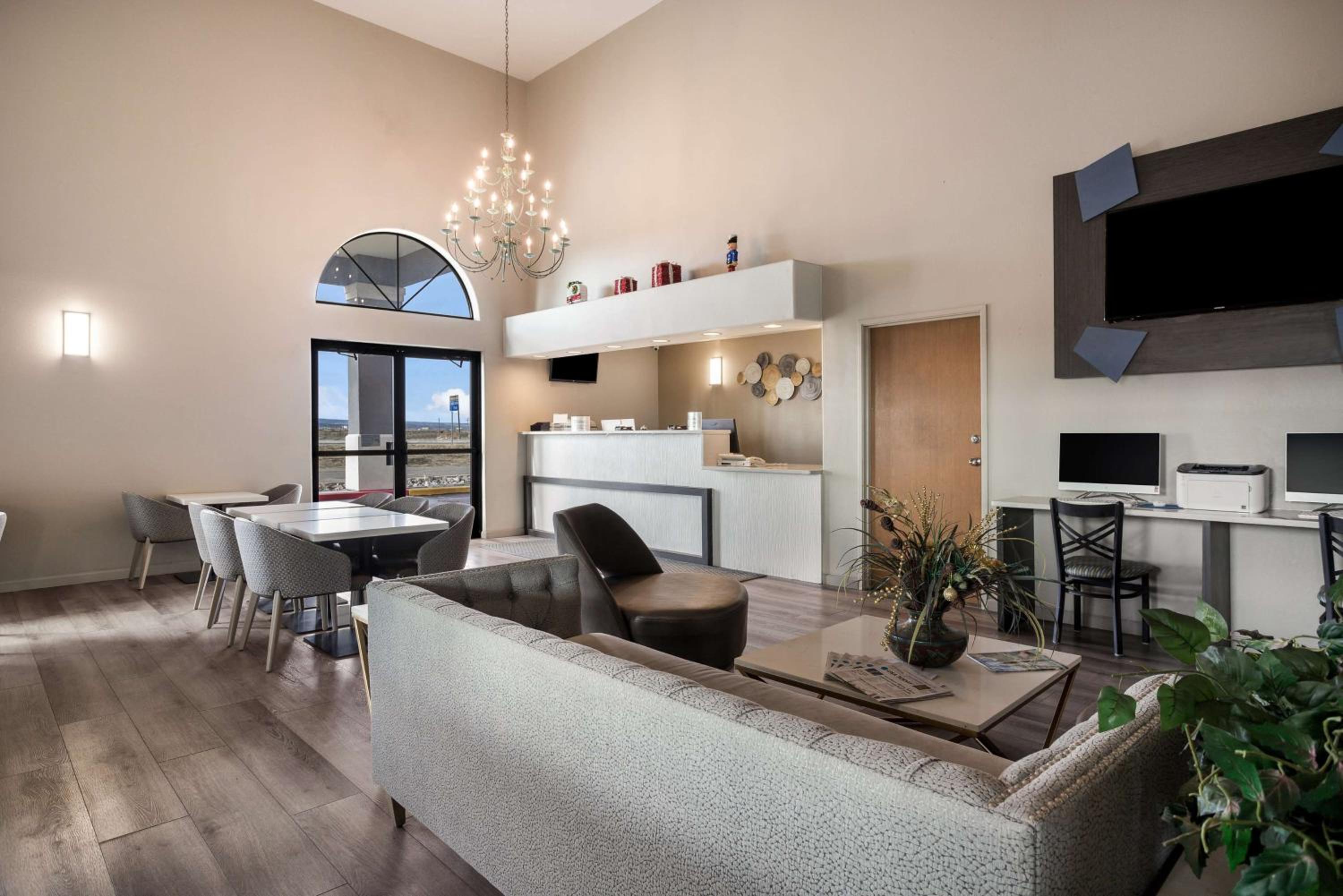 Grants Vacations - SureStay Hotel by Best Western Grants - Property Image 4