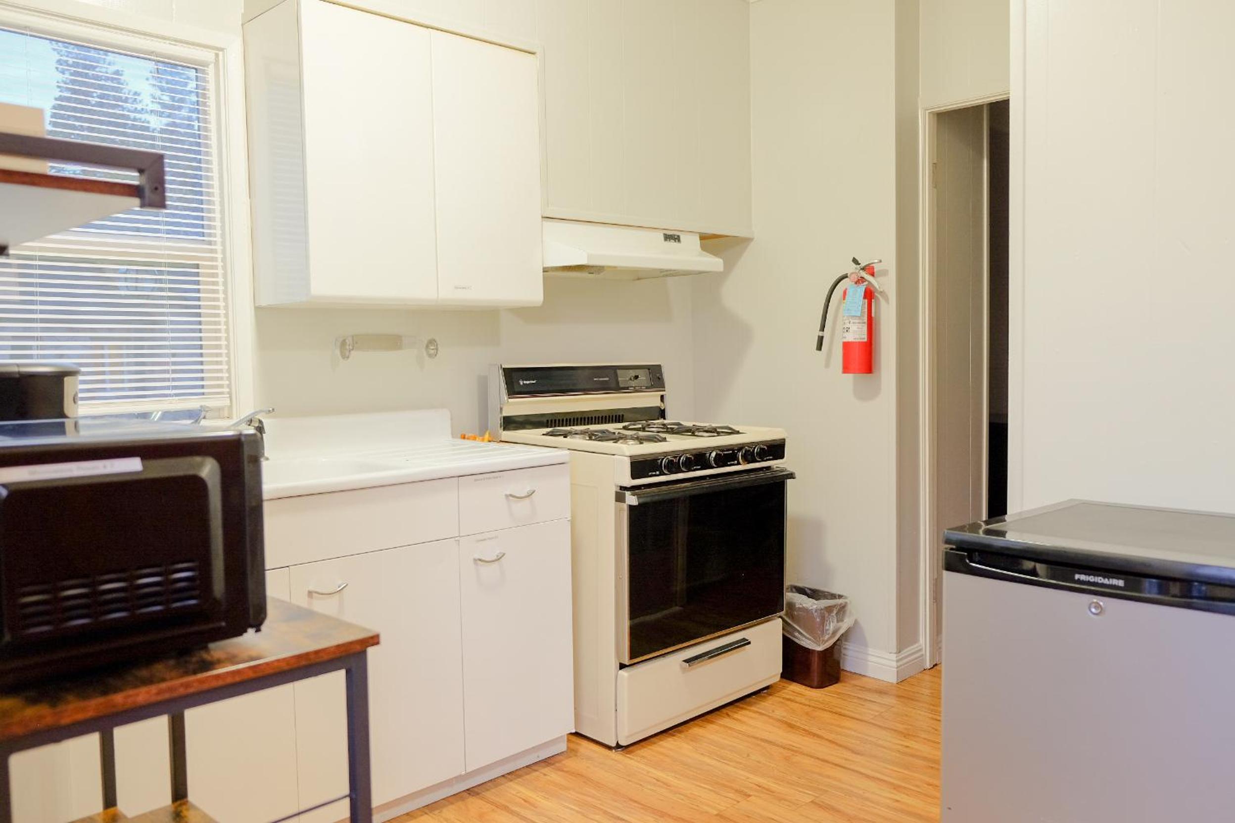 Sherwood Arms Motel - Property Image 68