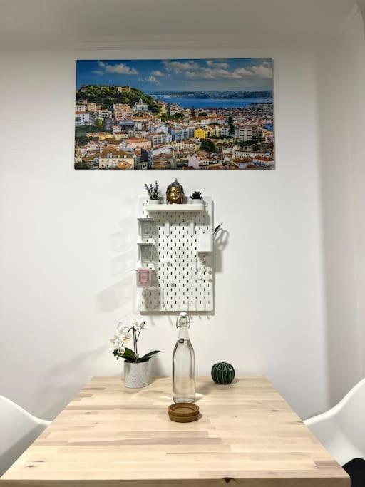 Artsy Getaway - Unbeatable Location! Great for Couples & Digital Nomads