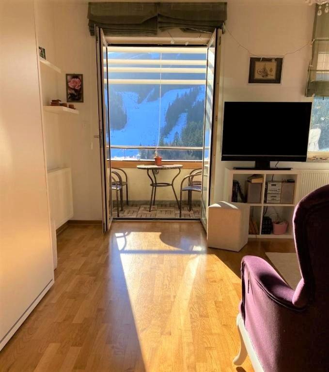 Apartment Pine