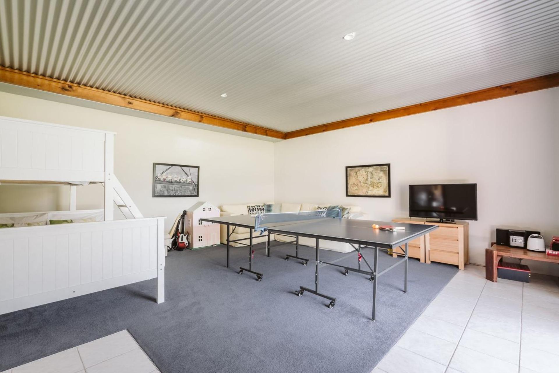 Oasis on the beach - large 6BR home w. ocean views