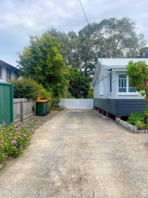 Original Pier Beach Retreat - Child Pet Friendly